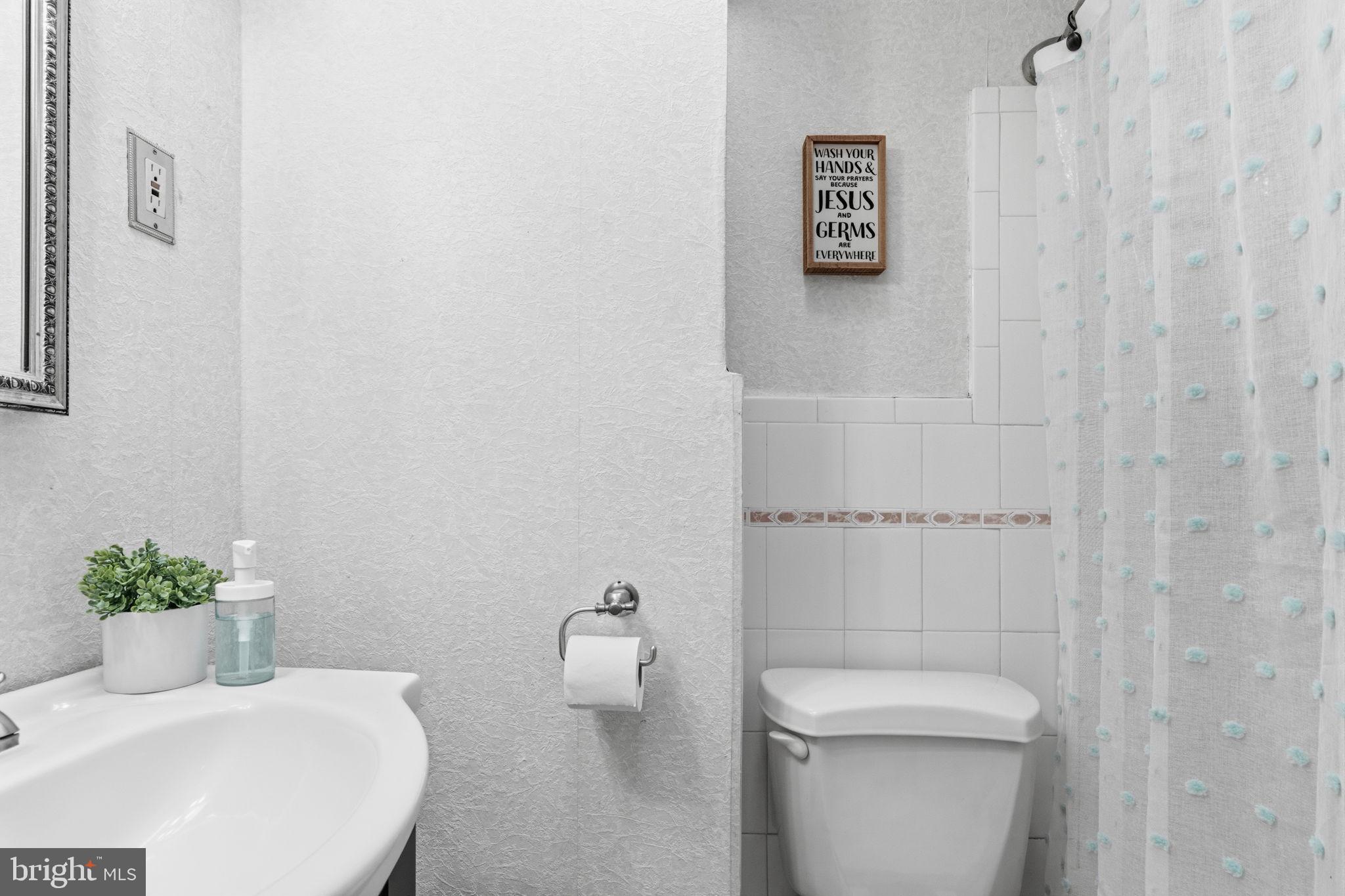 161 E FARISTON DRIVE