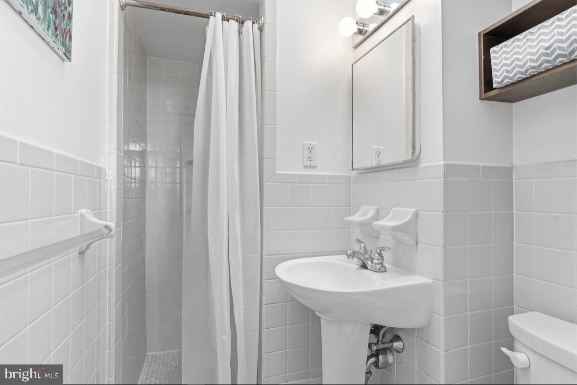 161 E FARISTON DRIVE