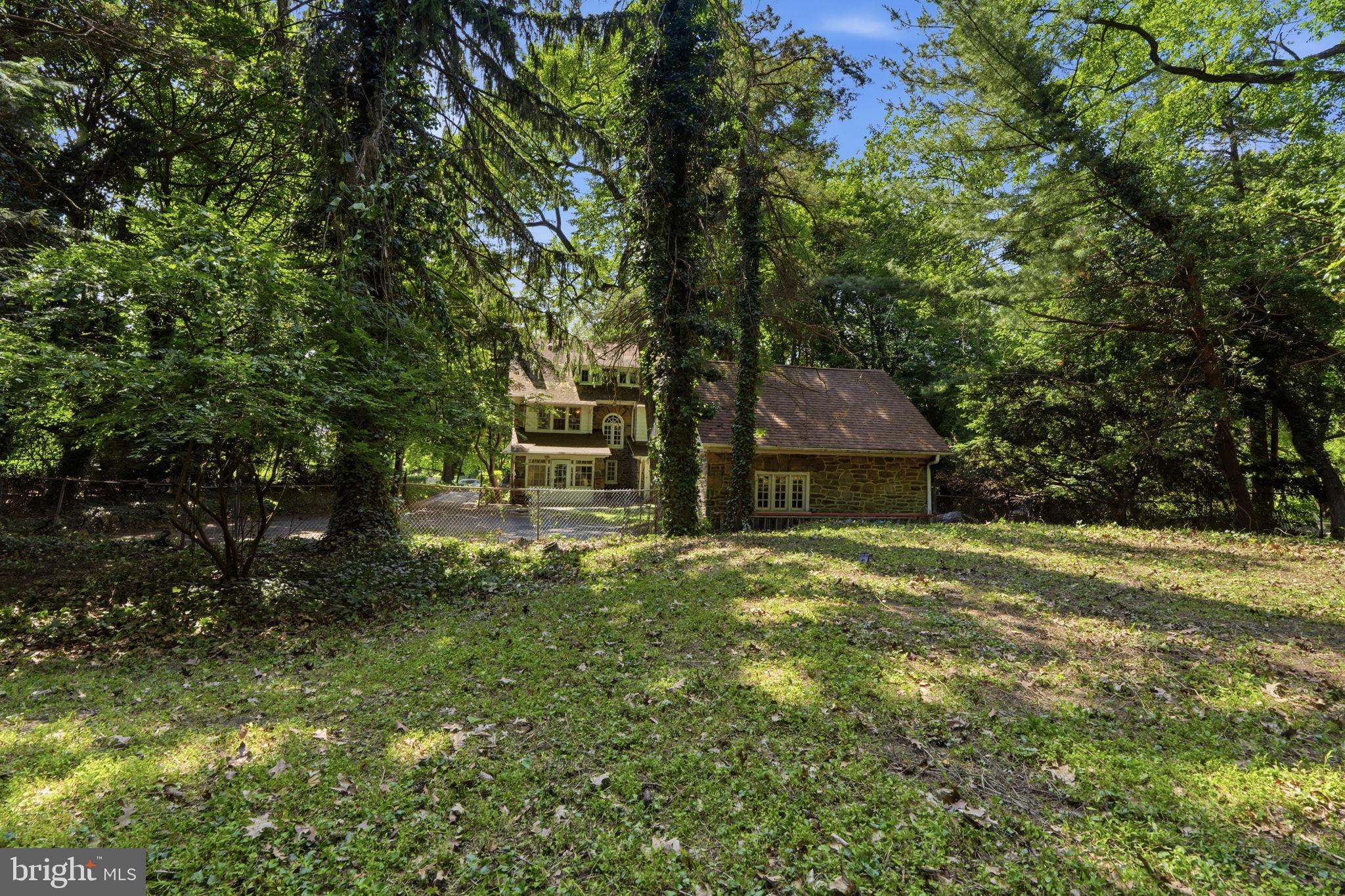 6711 LINCOLN DRIVE
