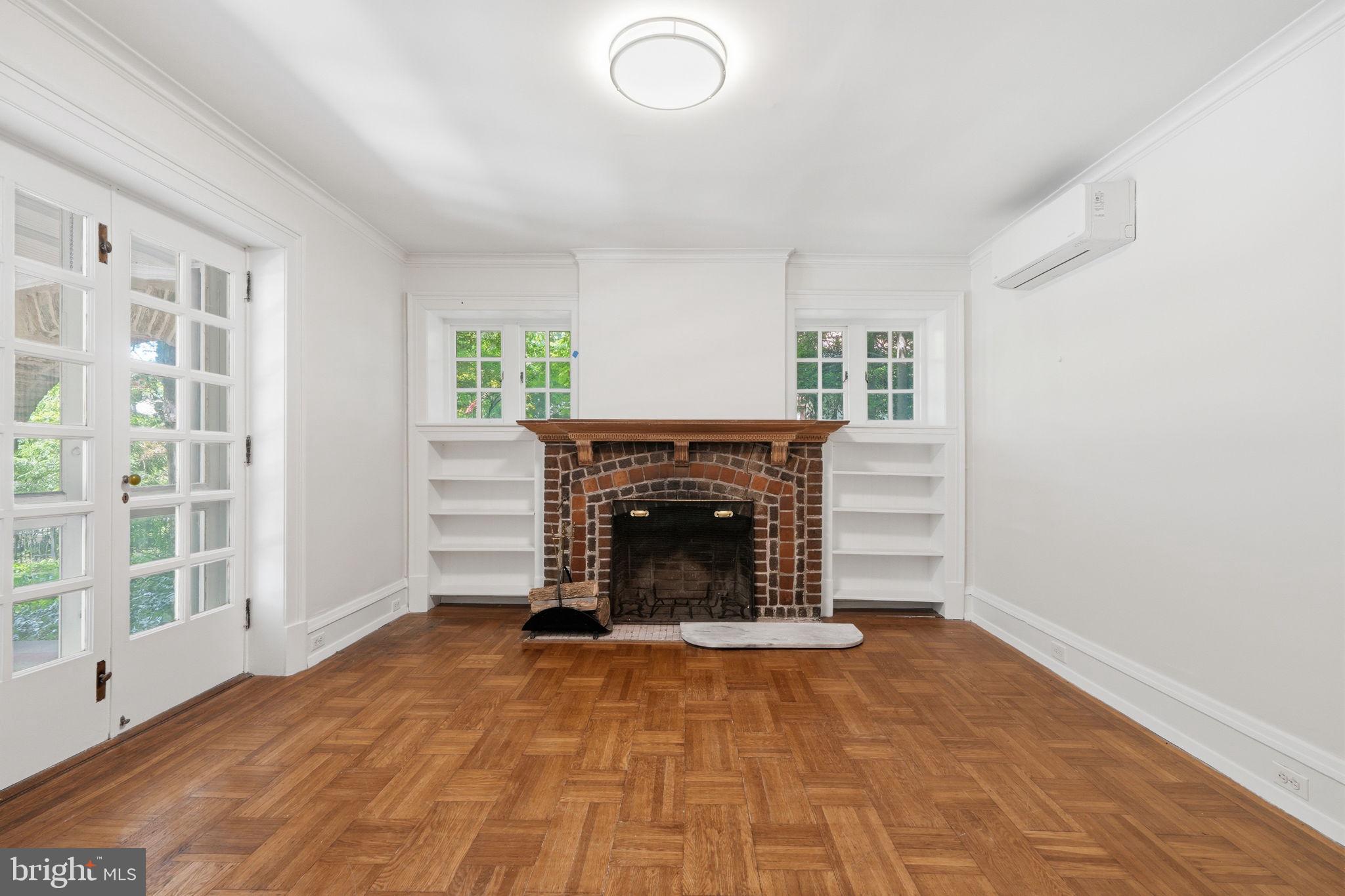 6711 LINCOLN DRIVE