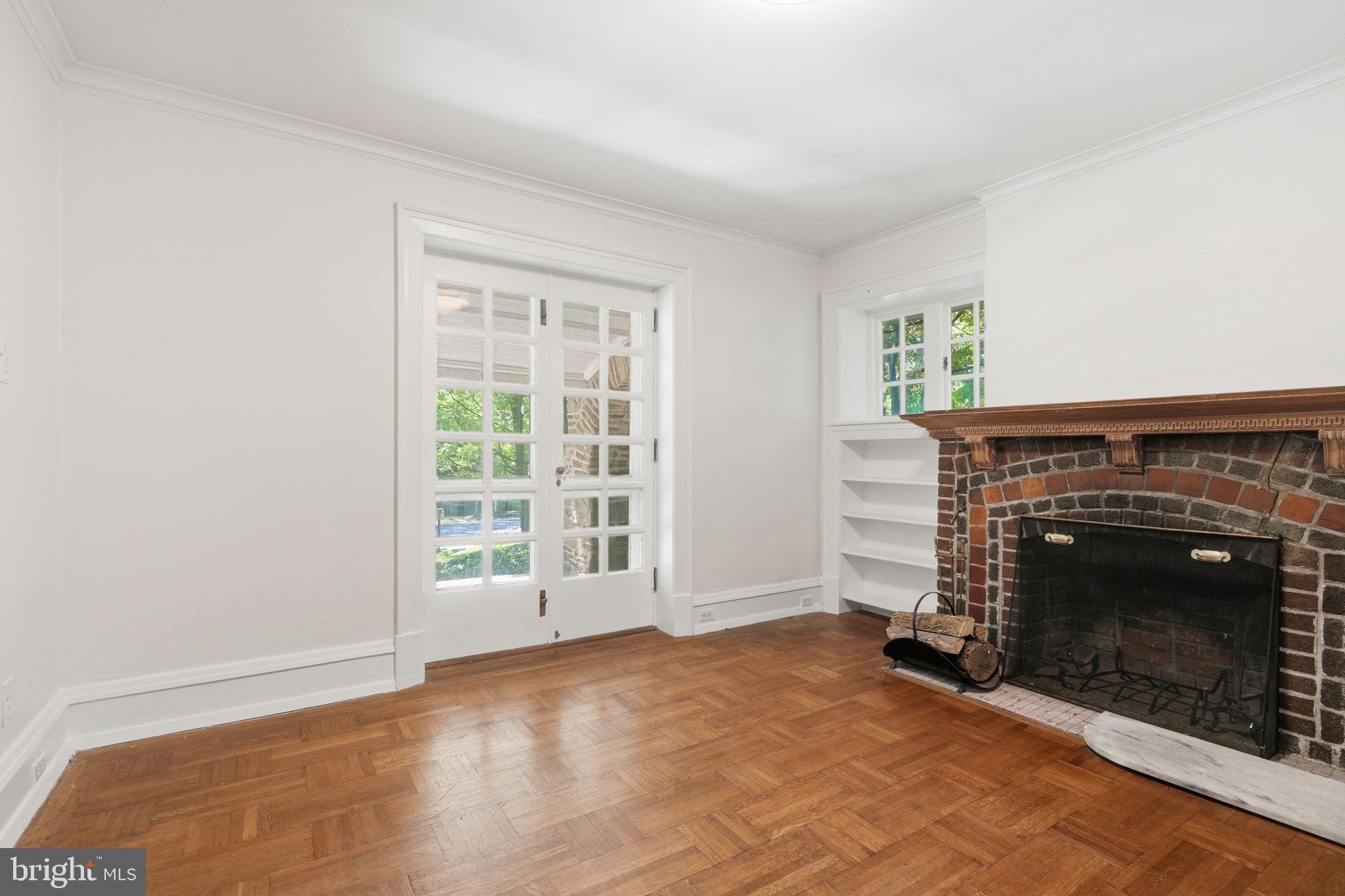 6711 LINCOLN DRIVE