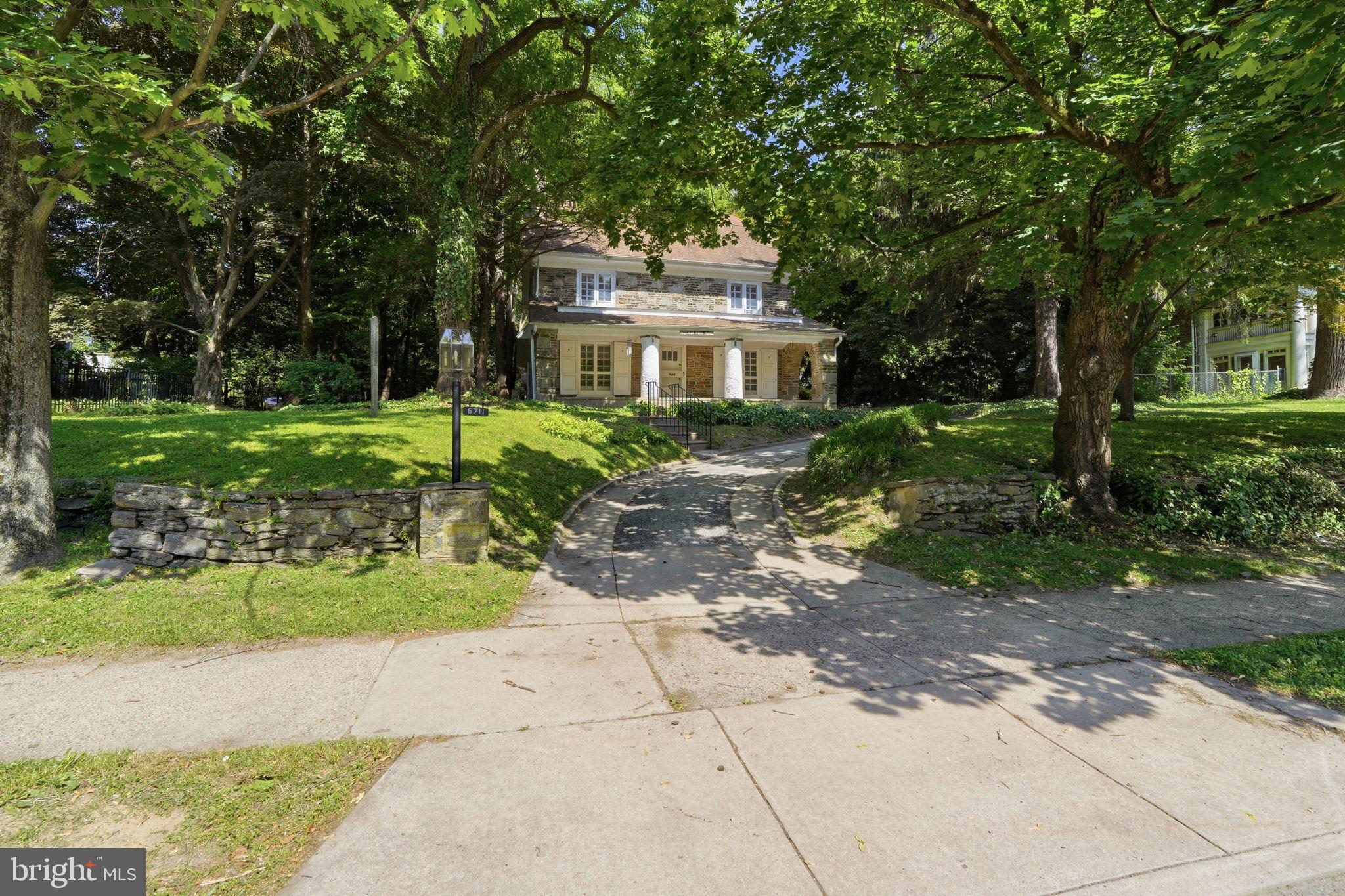 6711 LINCOLN DRIVE