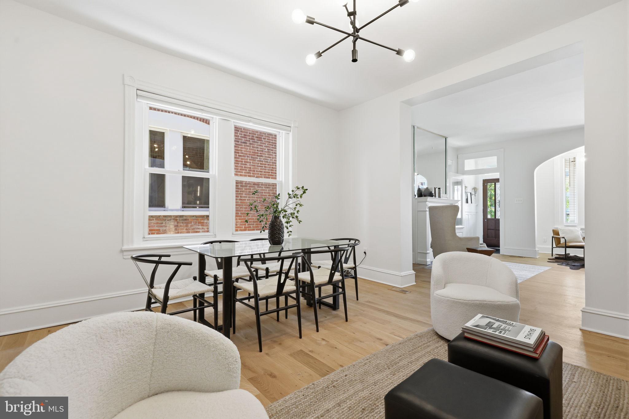 355 W DUVAL STREET