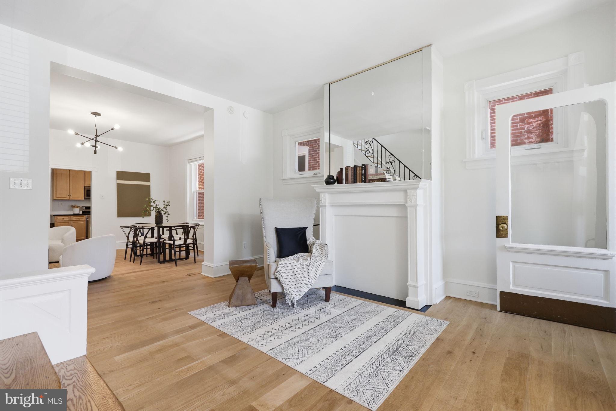 355 W DUVAL STREET