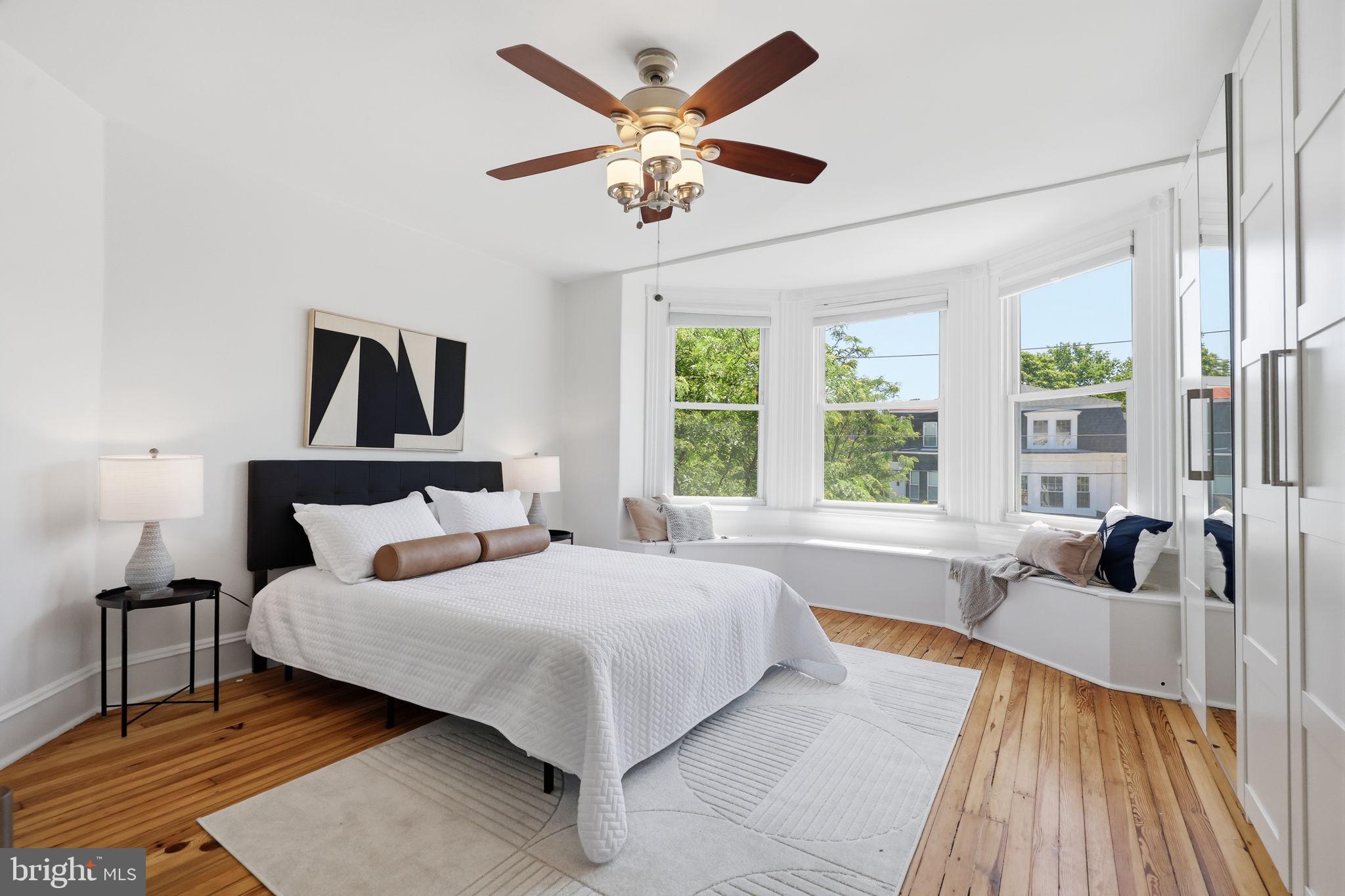 355 W DUVAL STREET