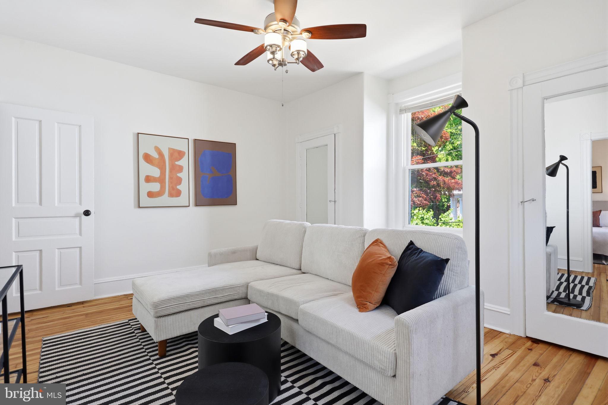 355 W DUVAL STREET