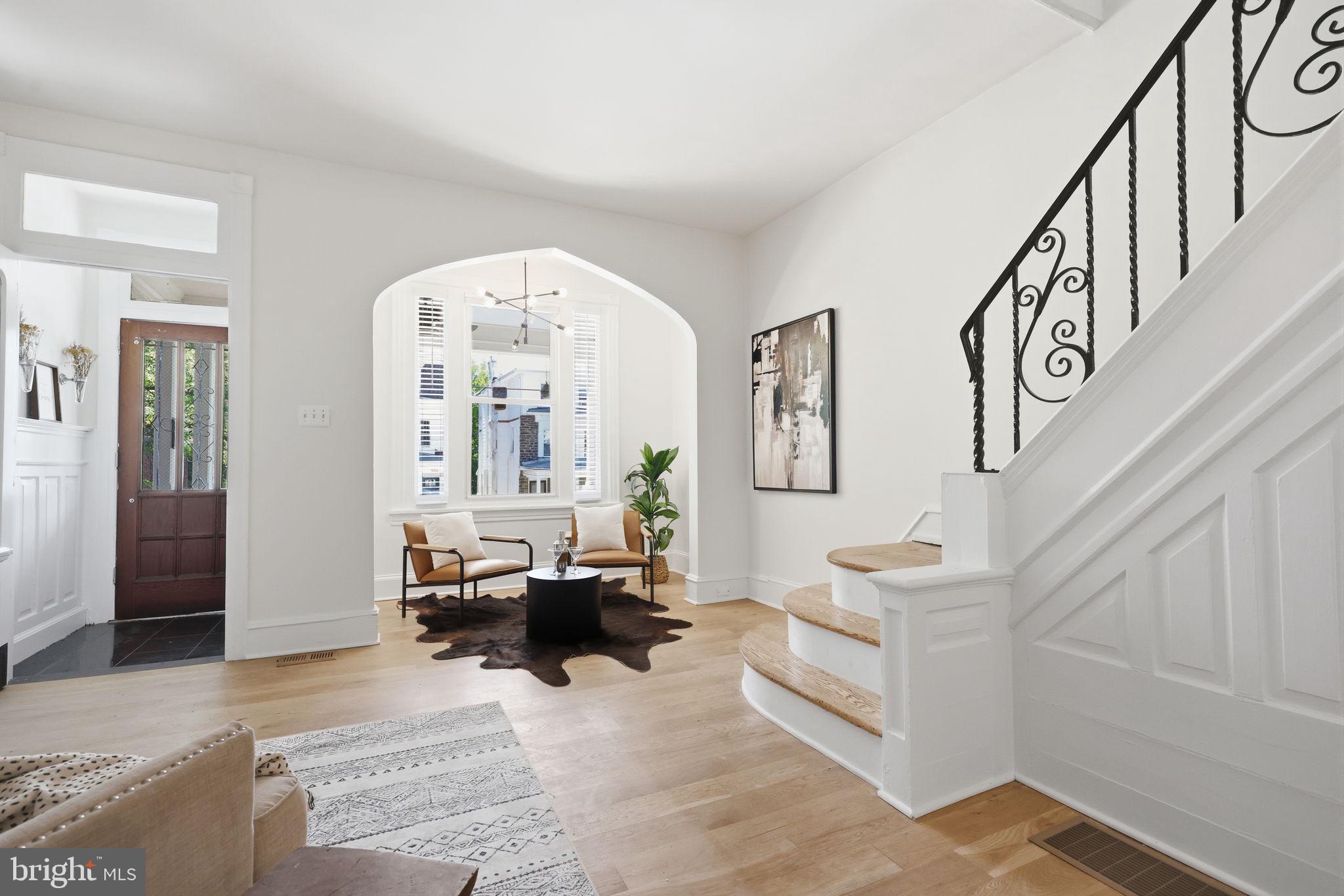 355 W DUVAL STREET