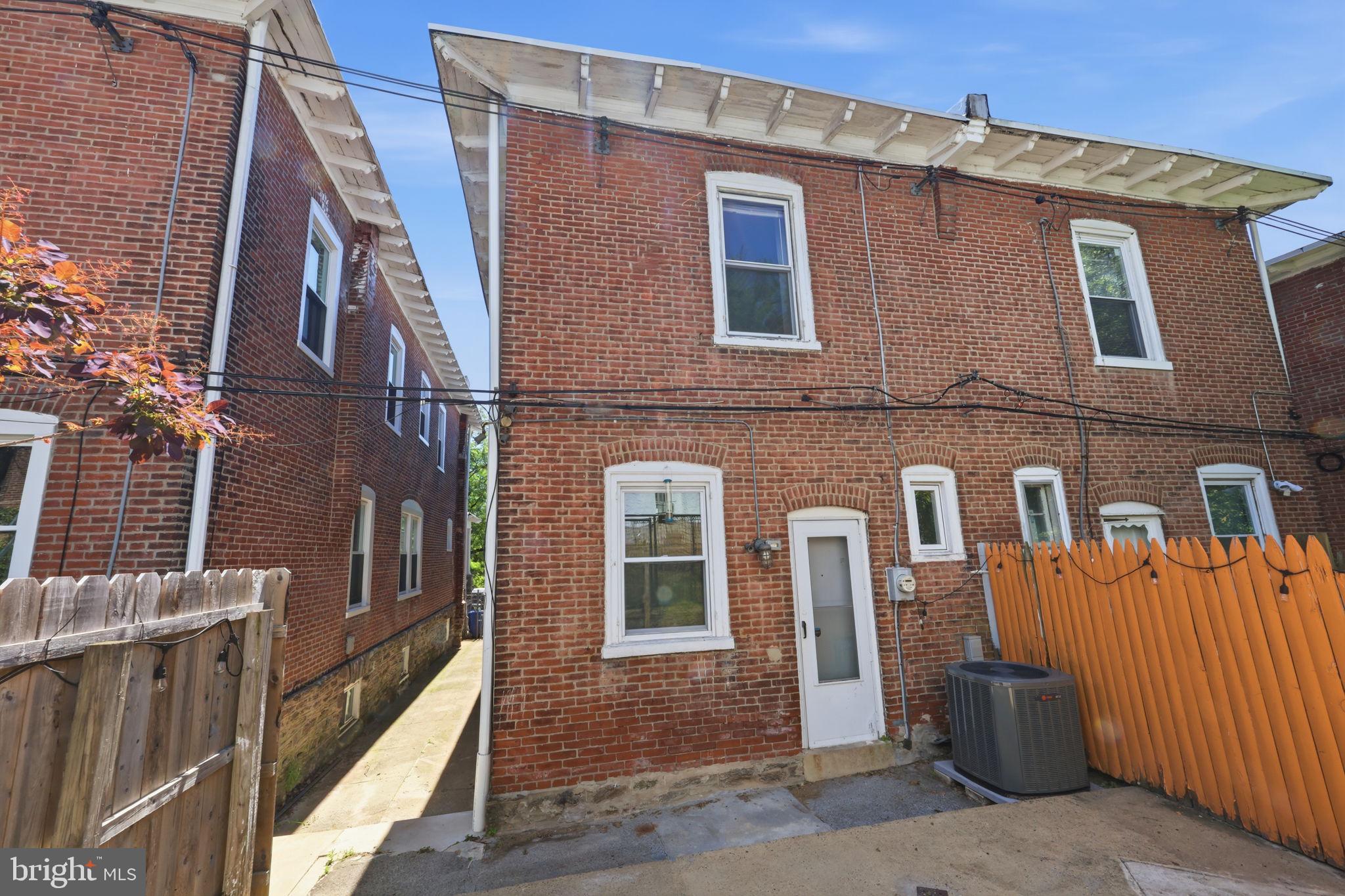 355 W DUVAL STREET