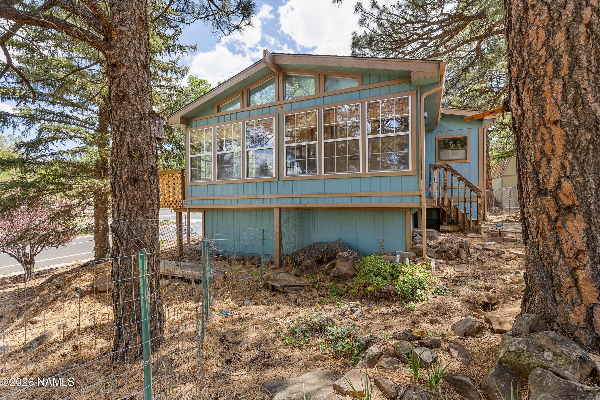 901 N Pine Cliff Drive