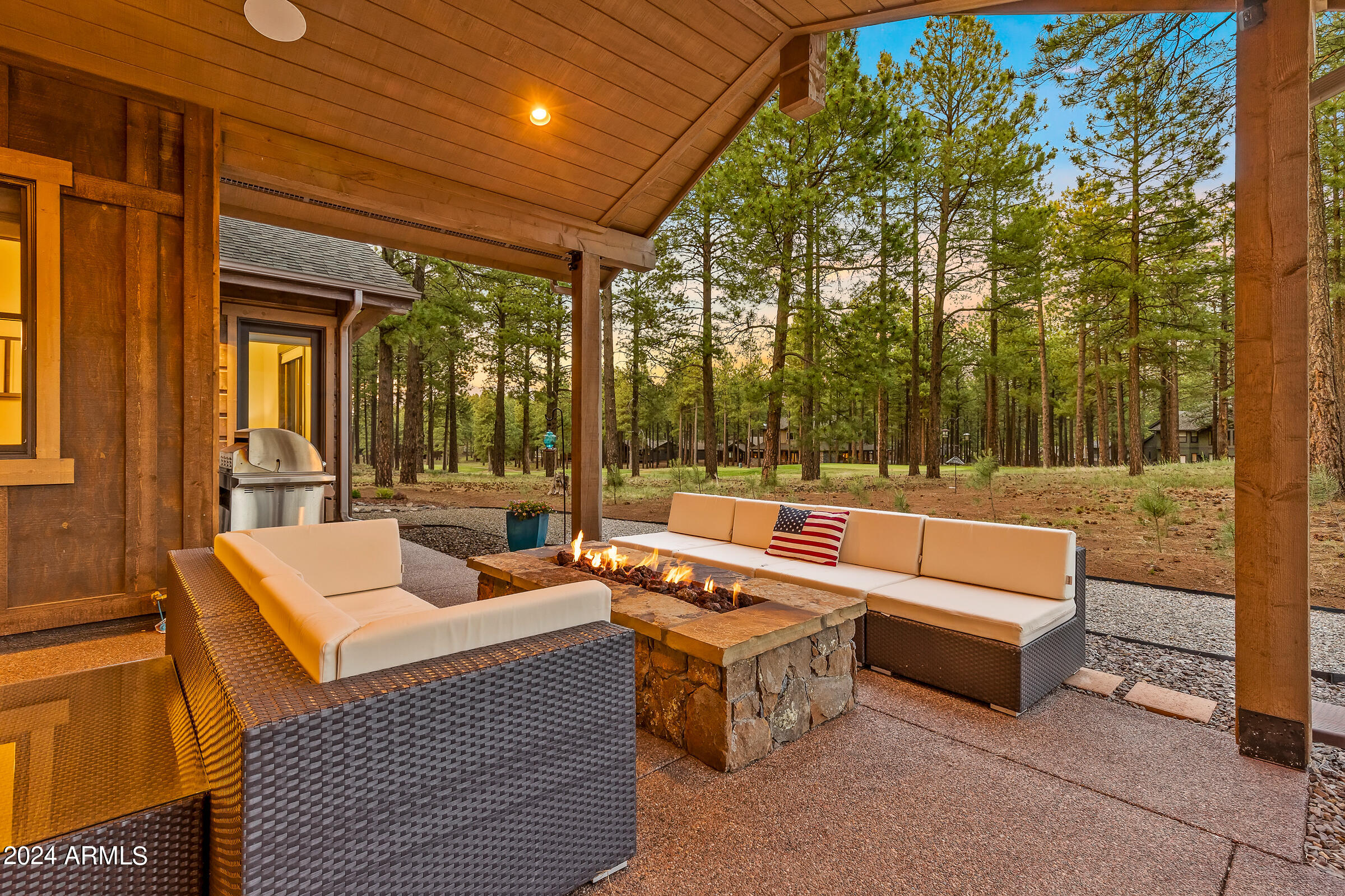 3770 S BRIDLE Path