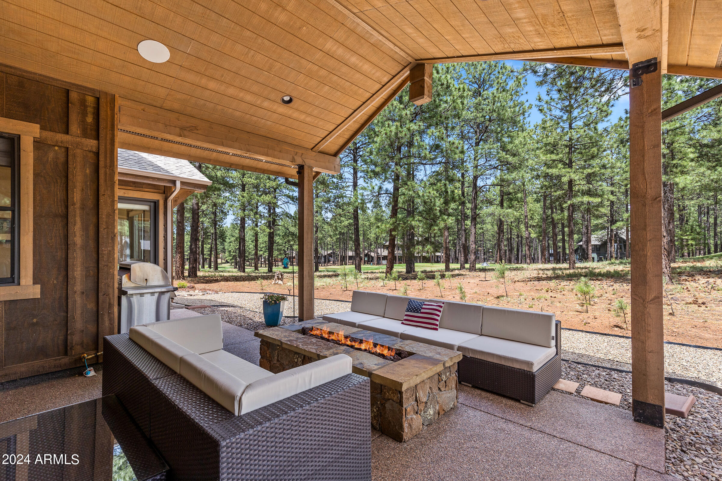 3770 S BRIDLE Path