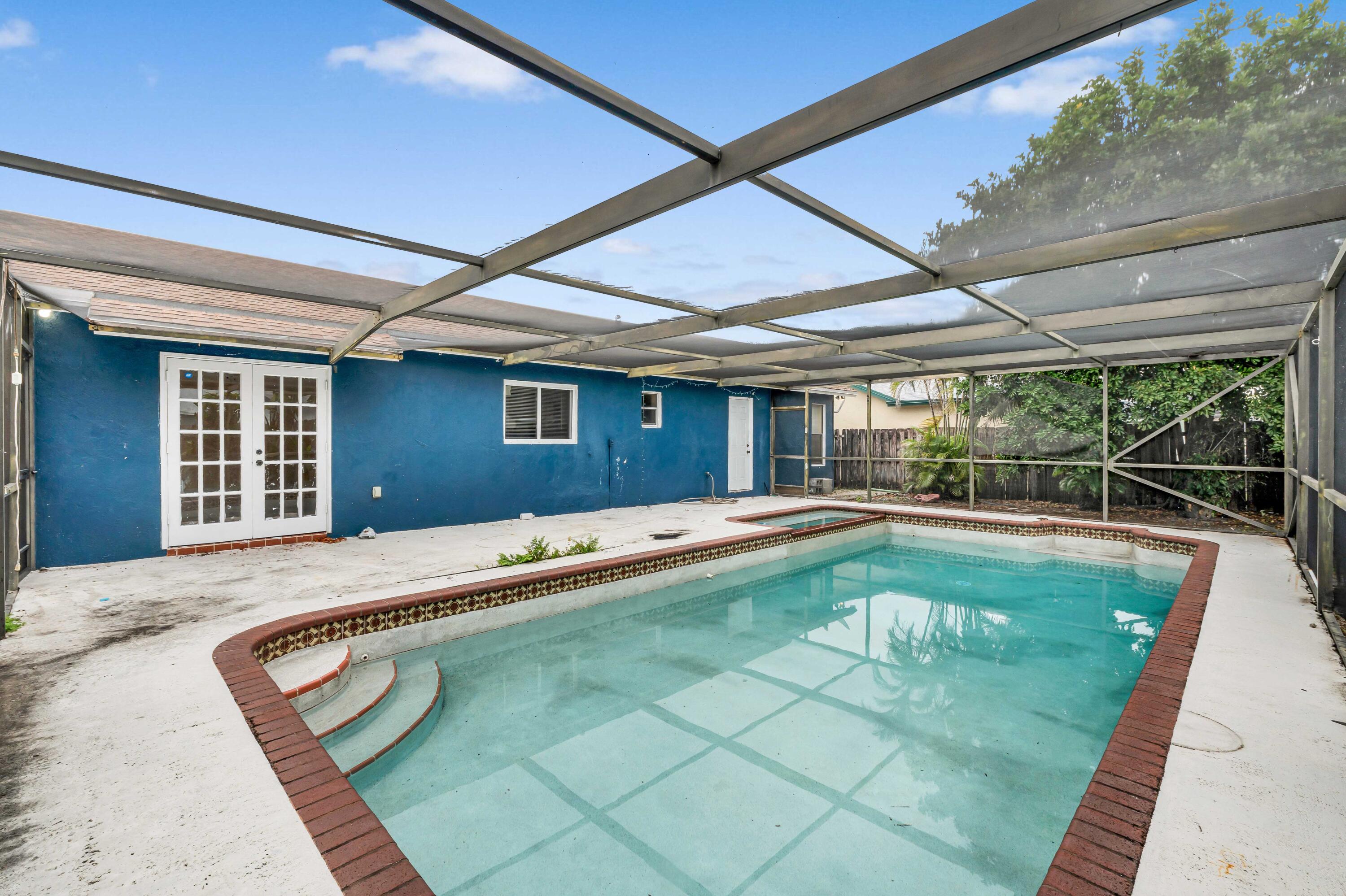 2070 NW 109th Avenue