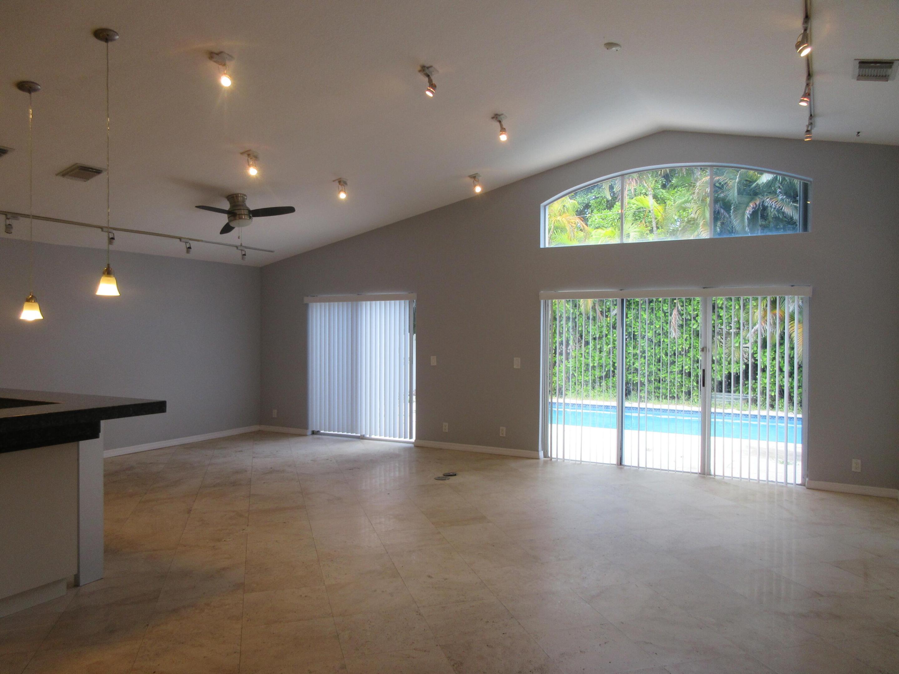 4955 SW 35th Terrace