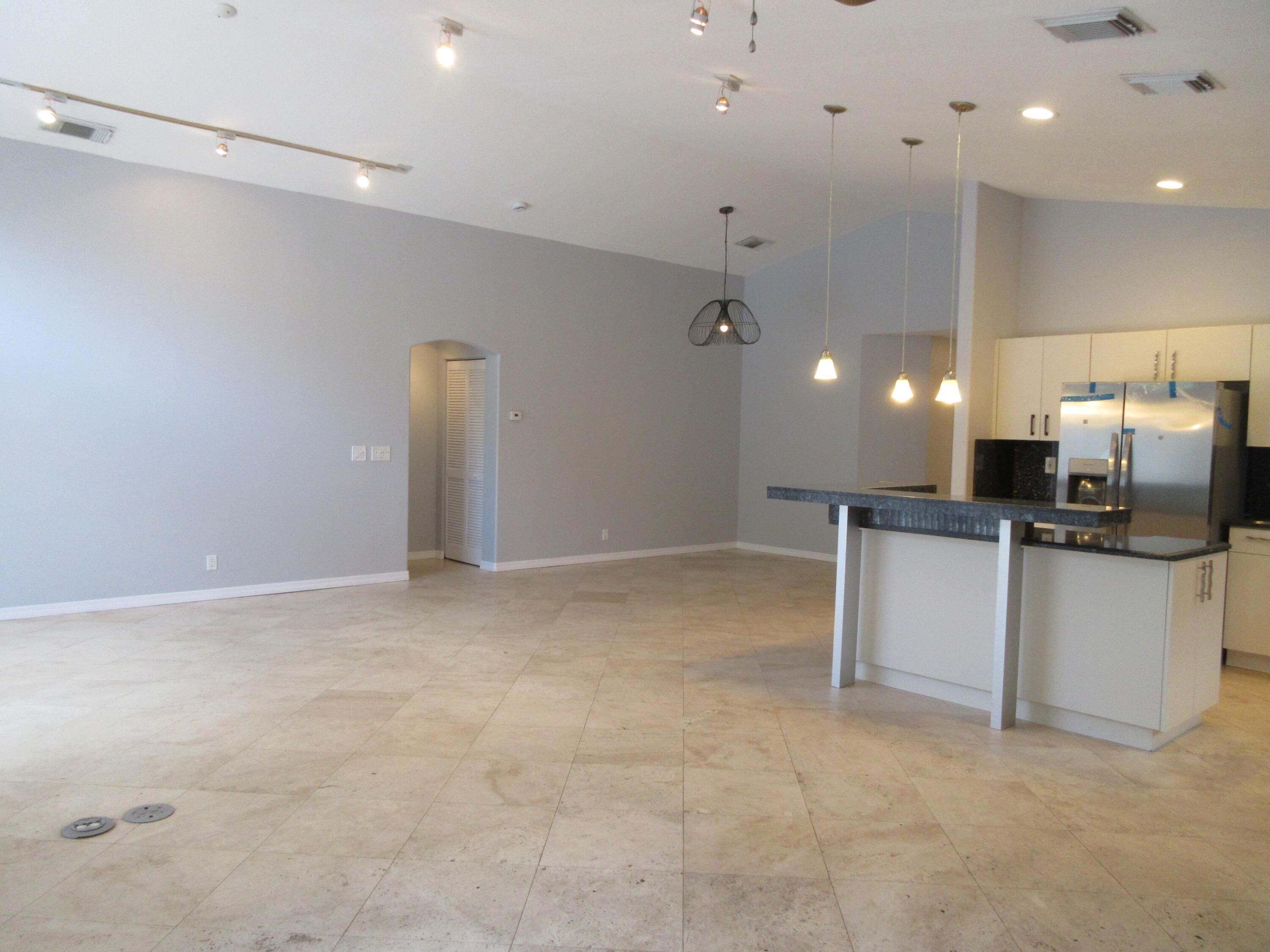 4955 SW 35th Terrace