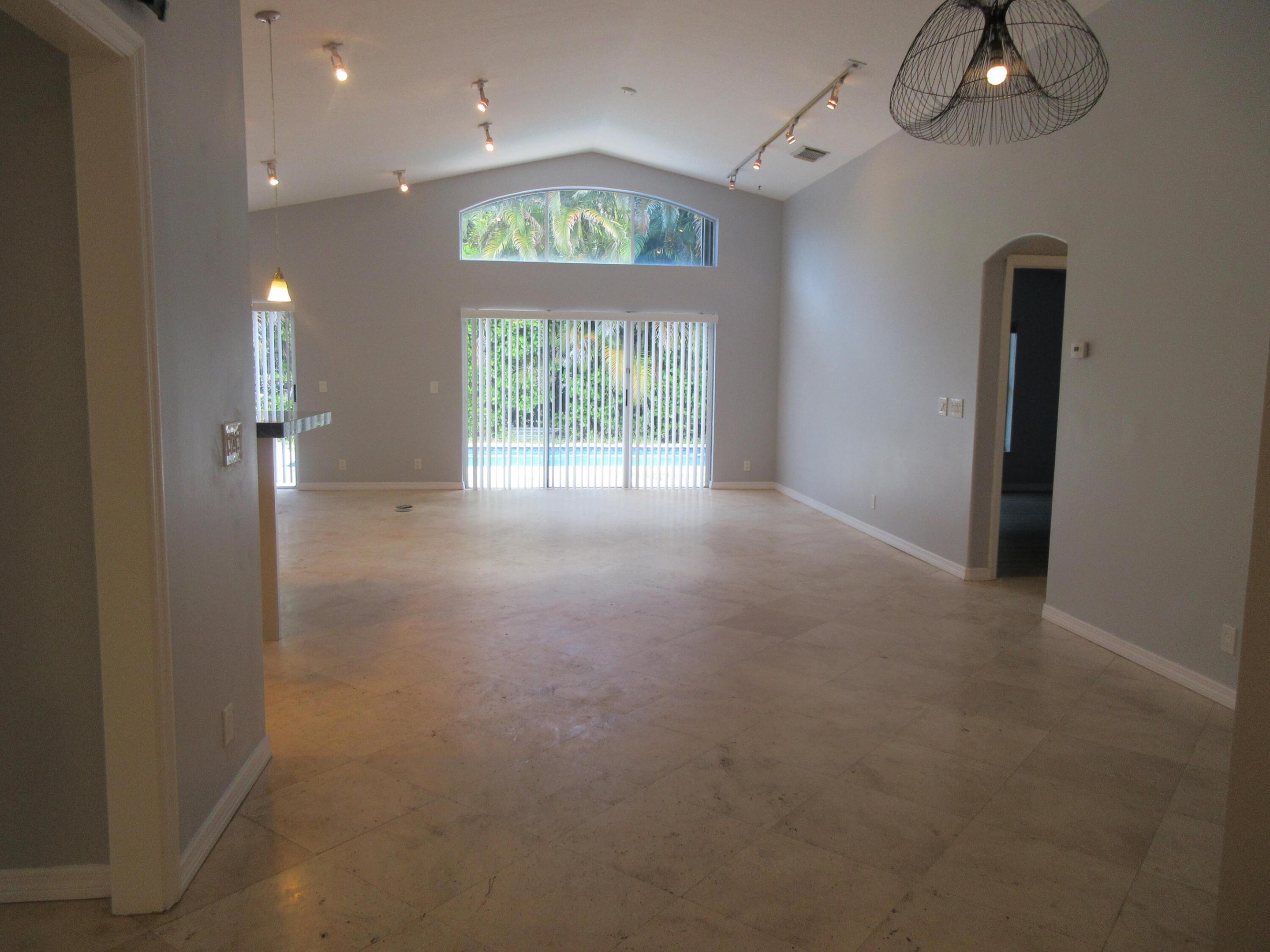 4955 SW 35th Terrace