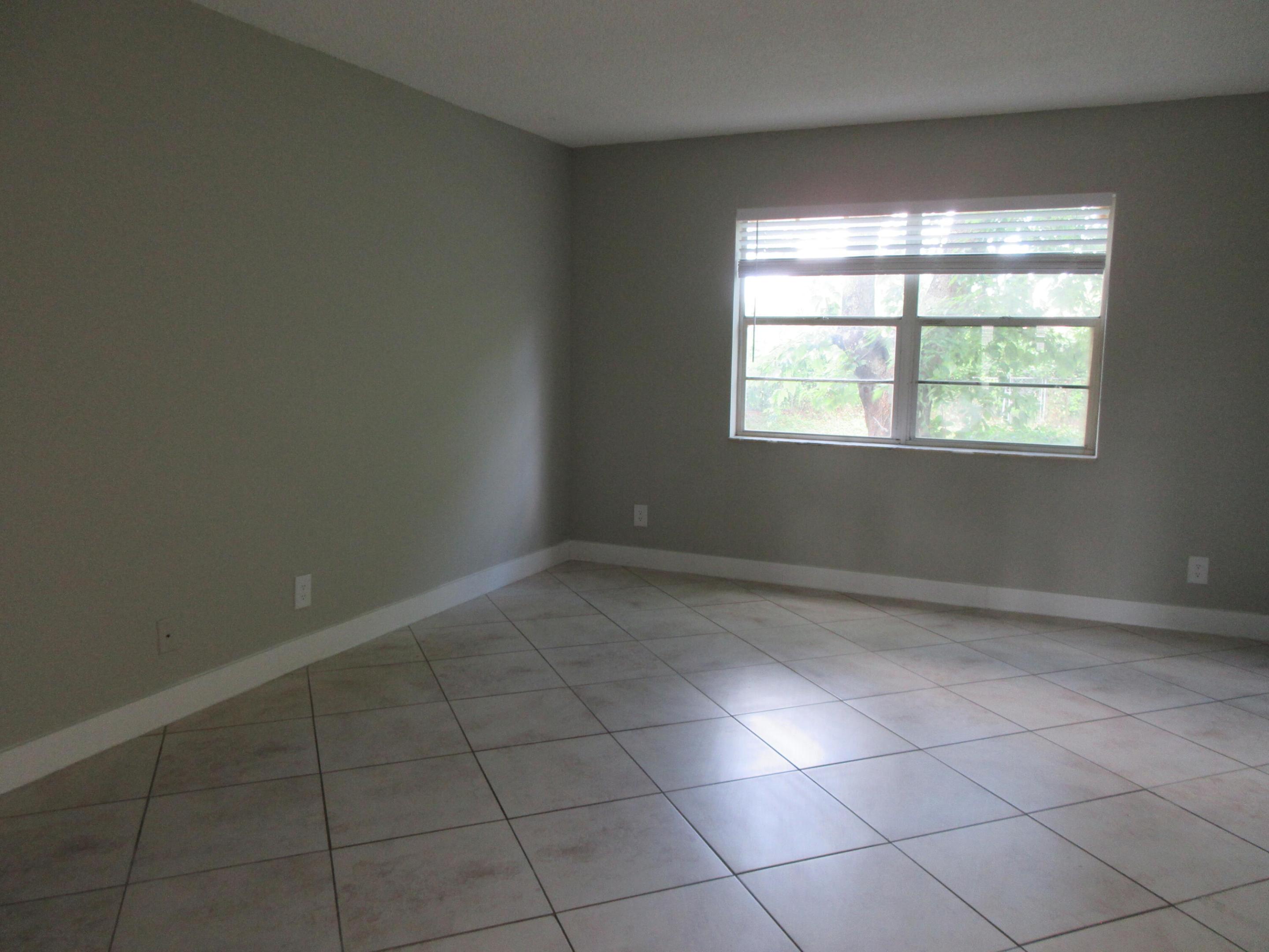 4111 NW 114th Avenue