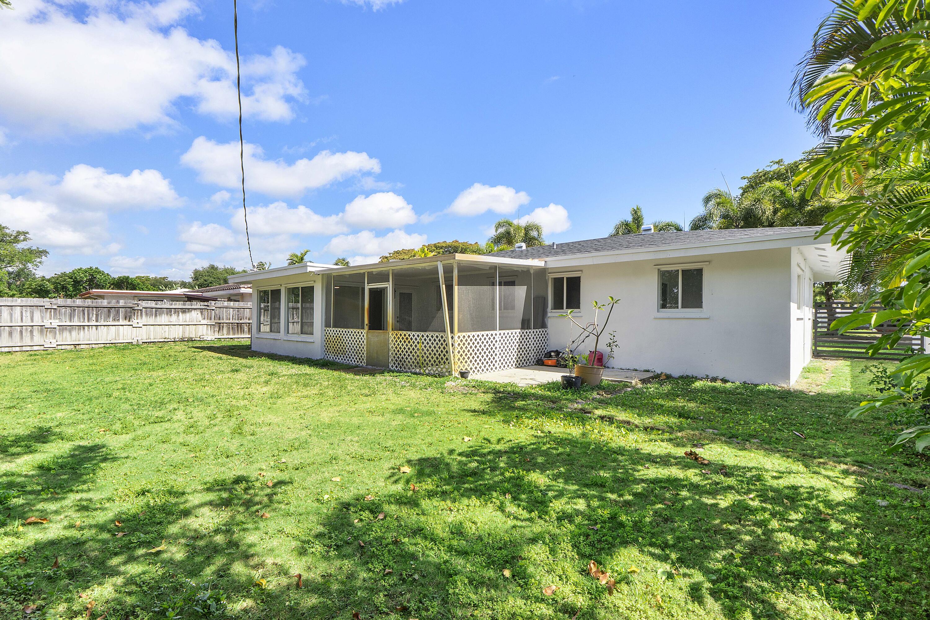 2160 NE 53rd Street