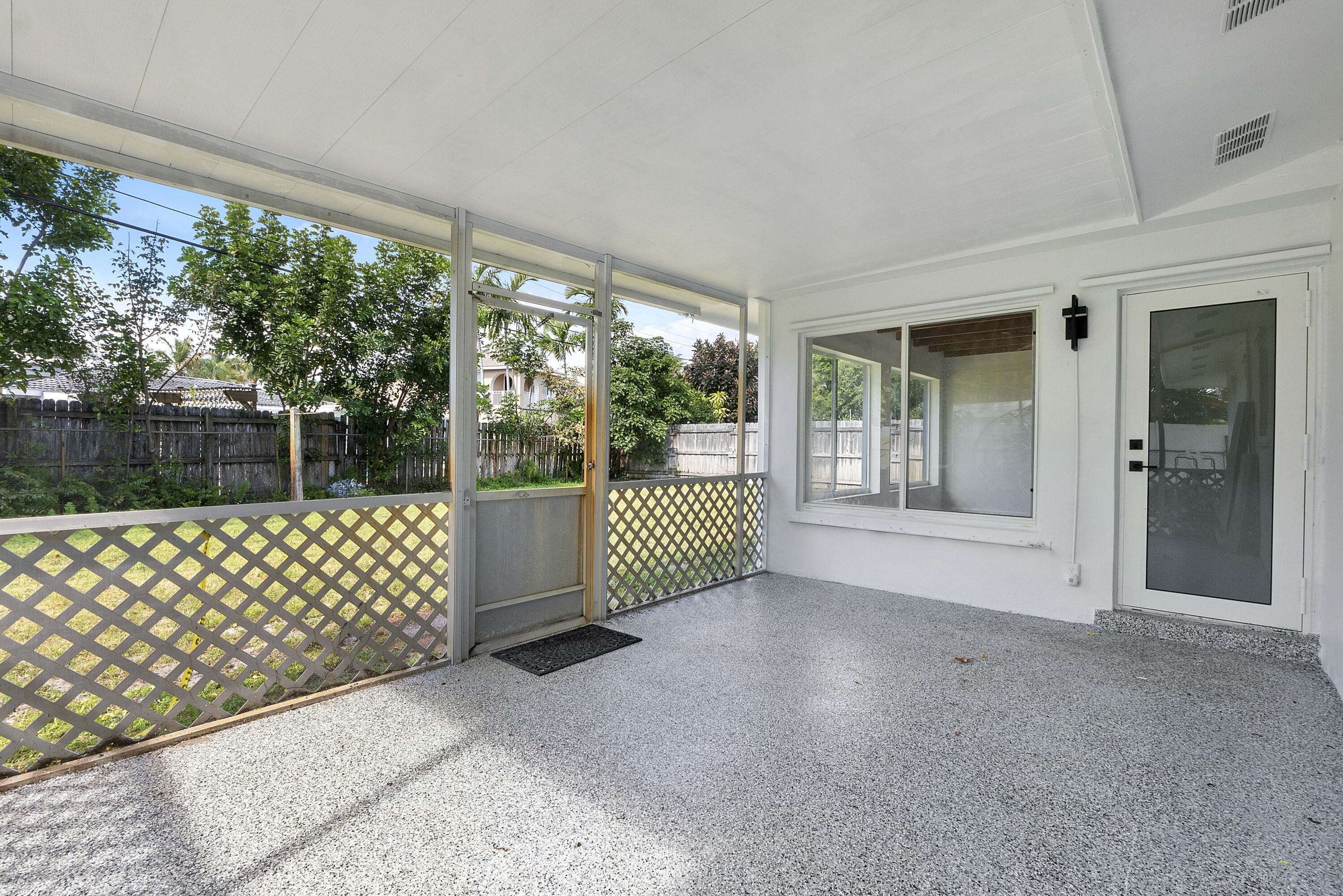 2160 NE 53rd Street