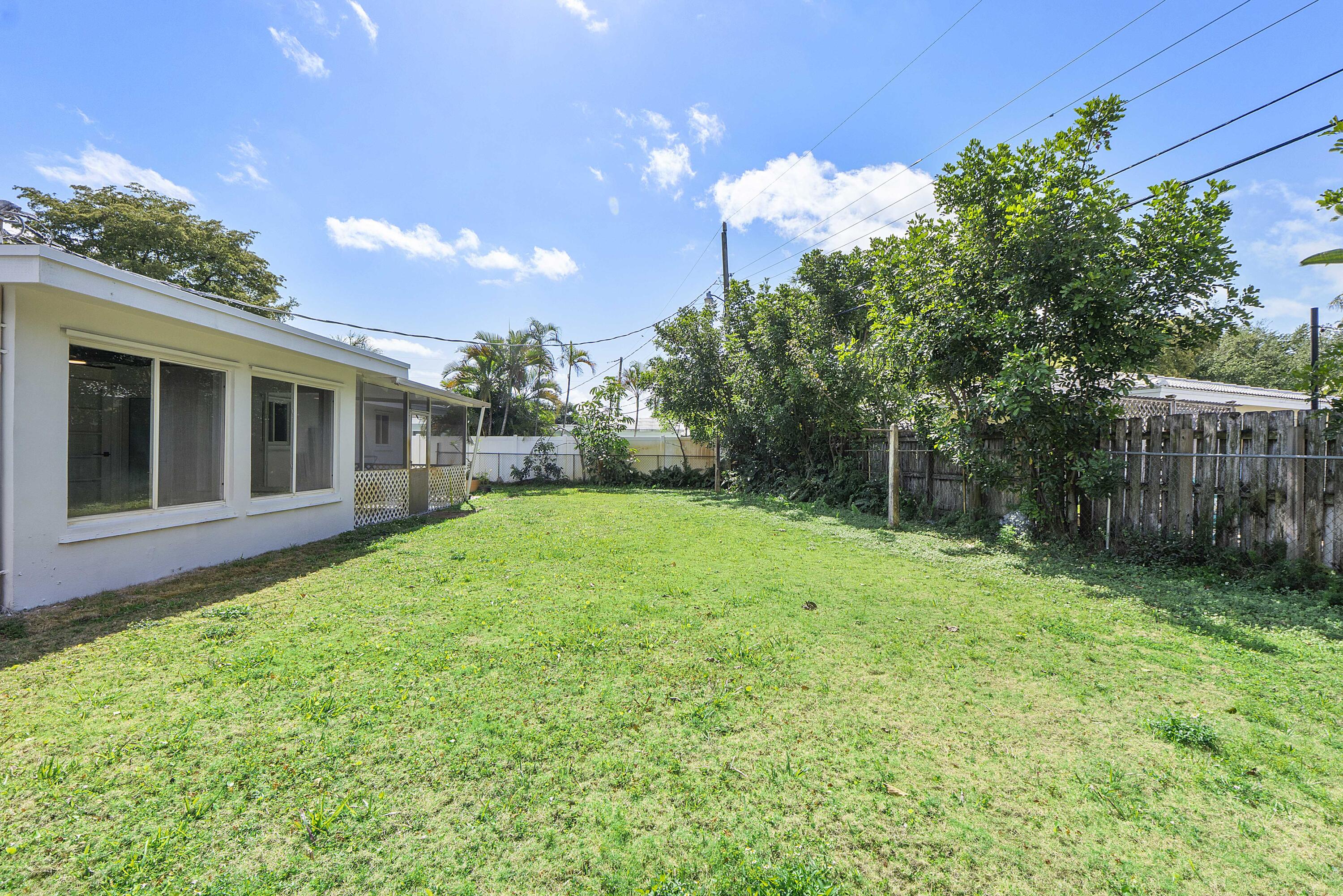 2160 NE 53rd Street