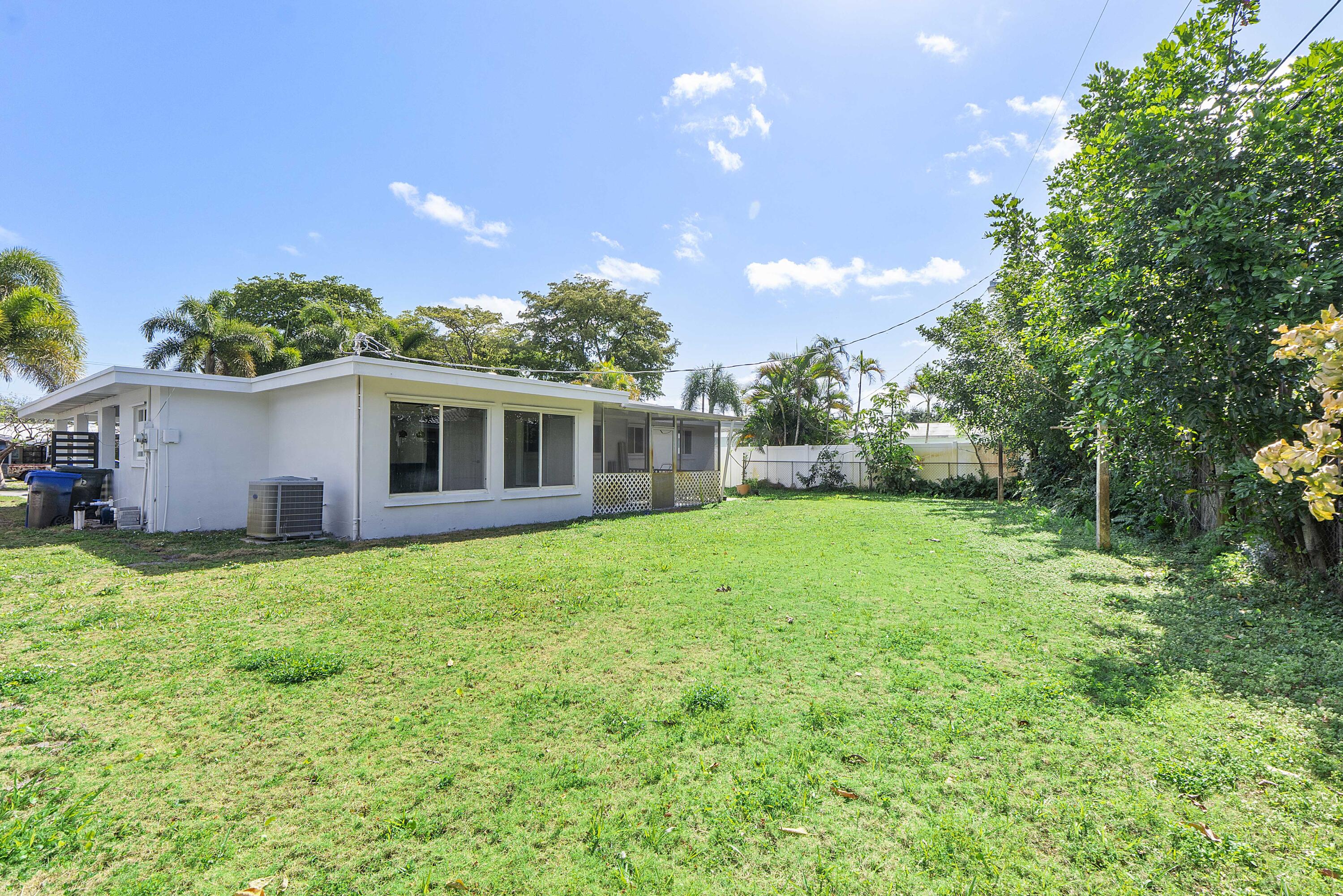 2160 NE 53rd Street