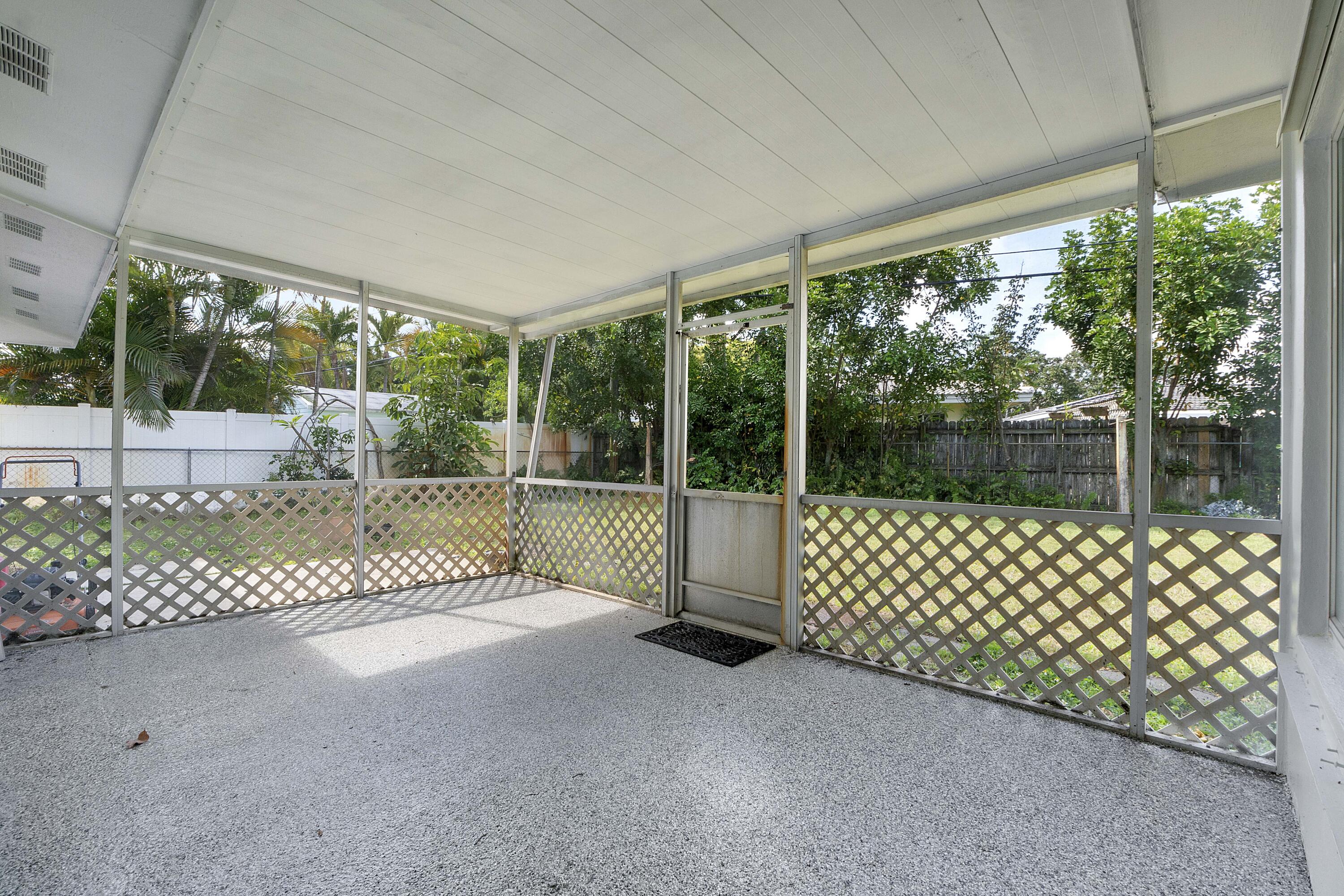 2160 NE 53rd Street