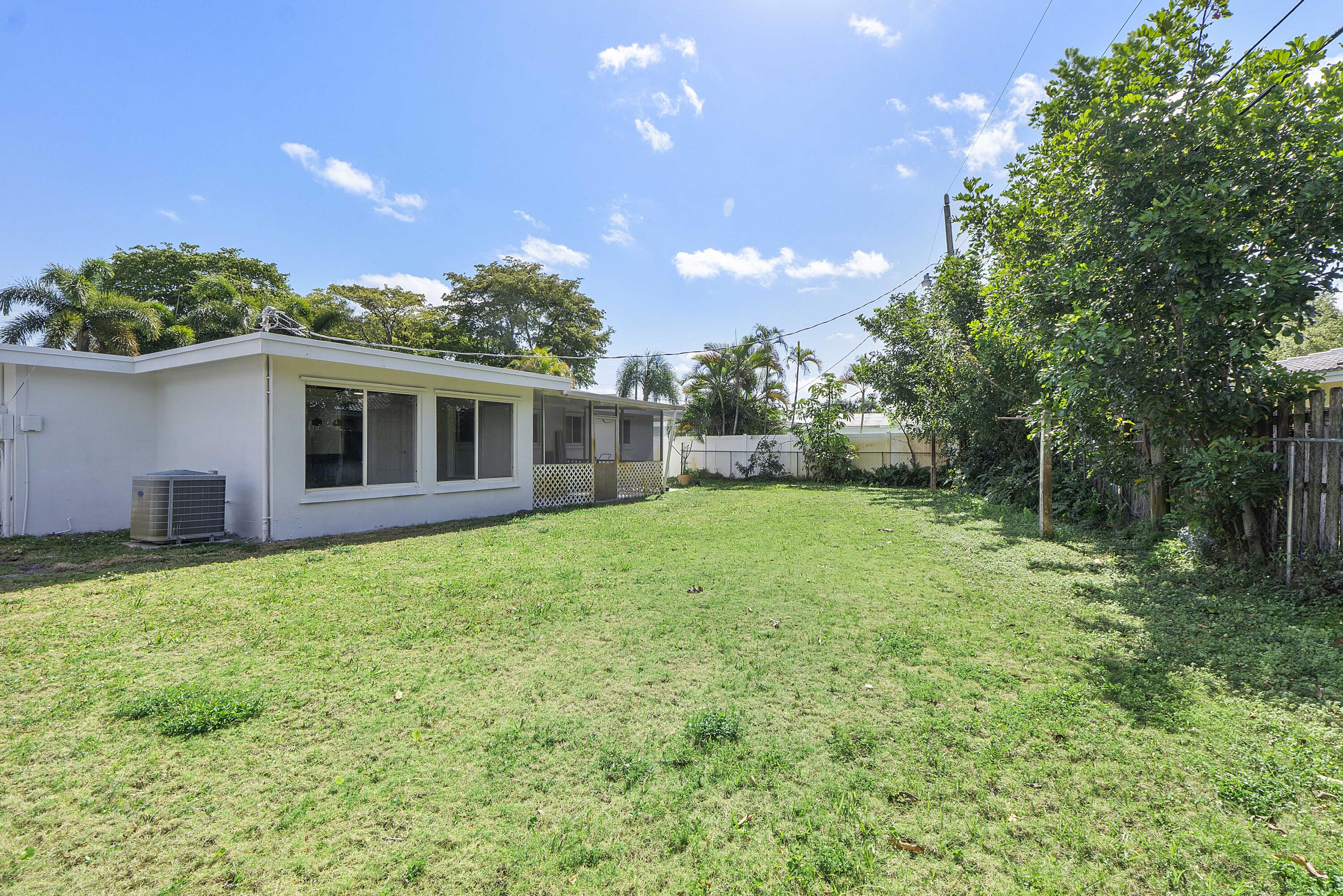 2160 NE 53rd Street