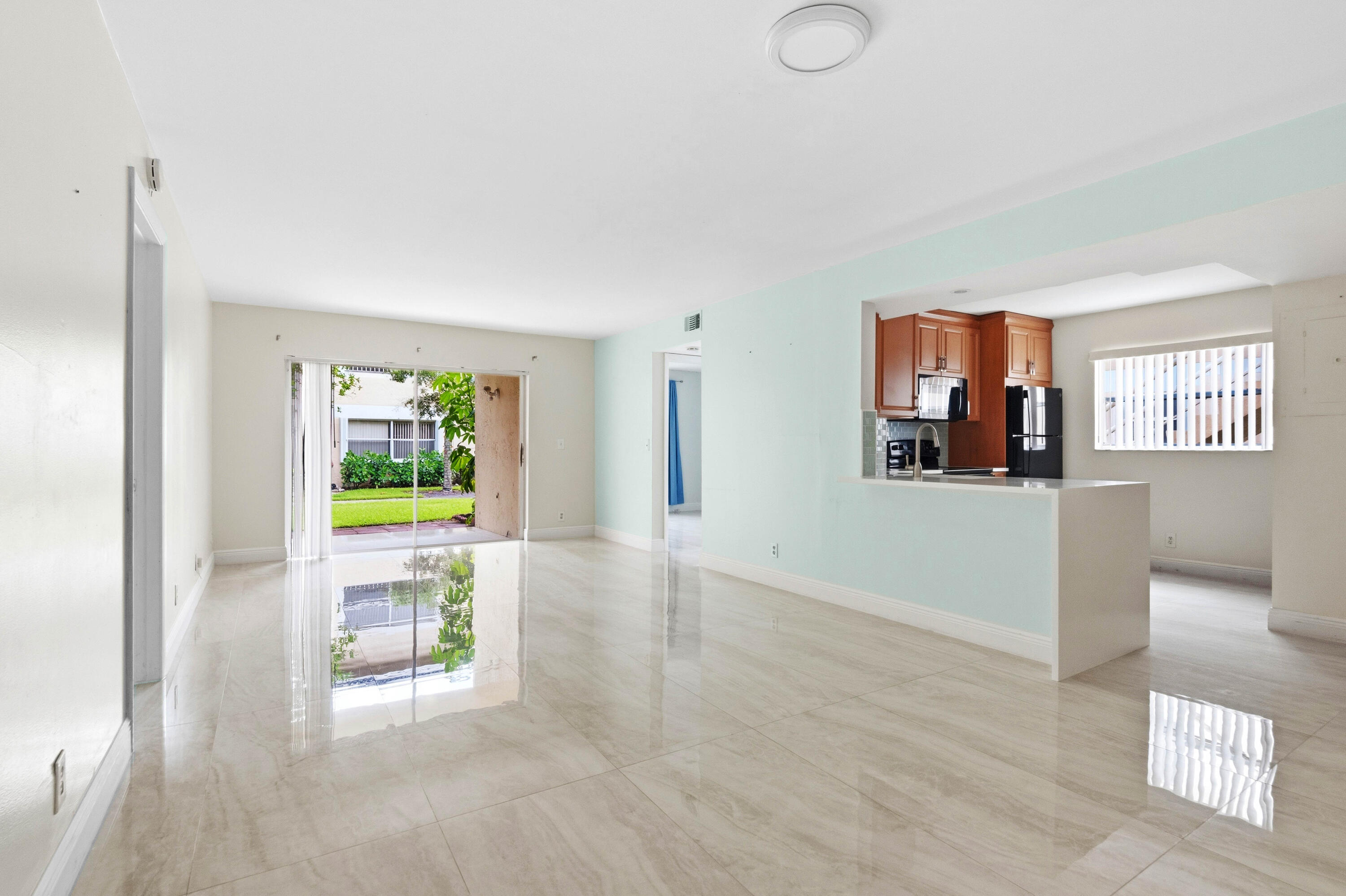 12069 ROYAL PALM Boulevard 3I