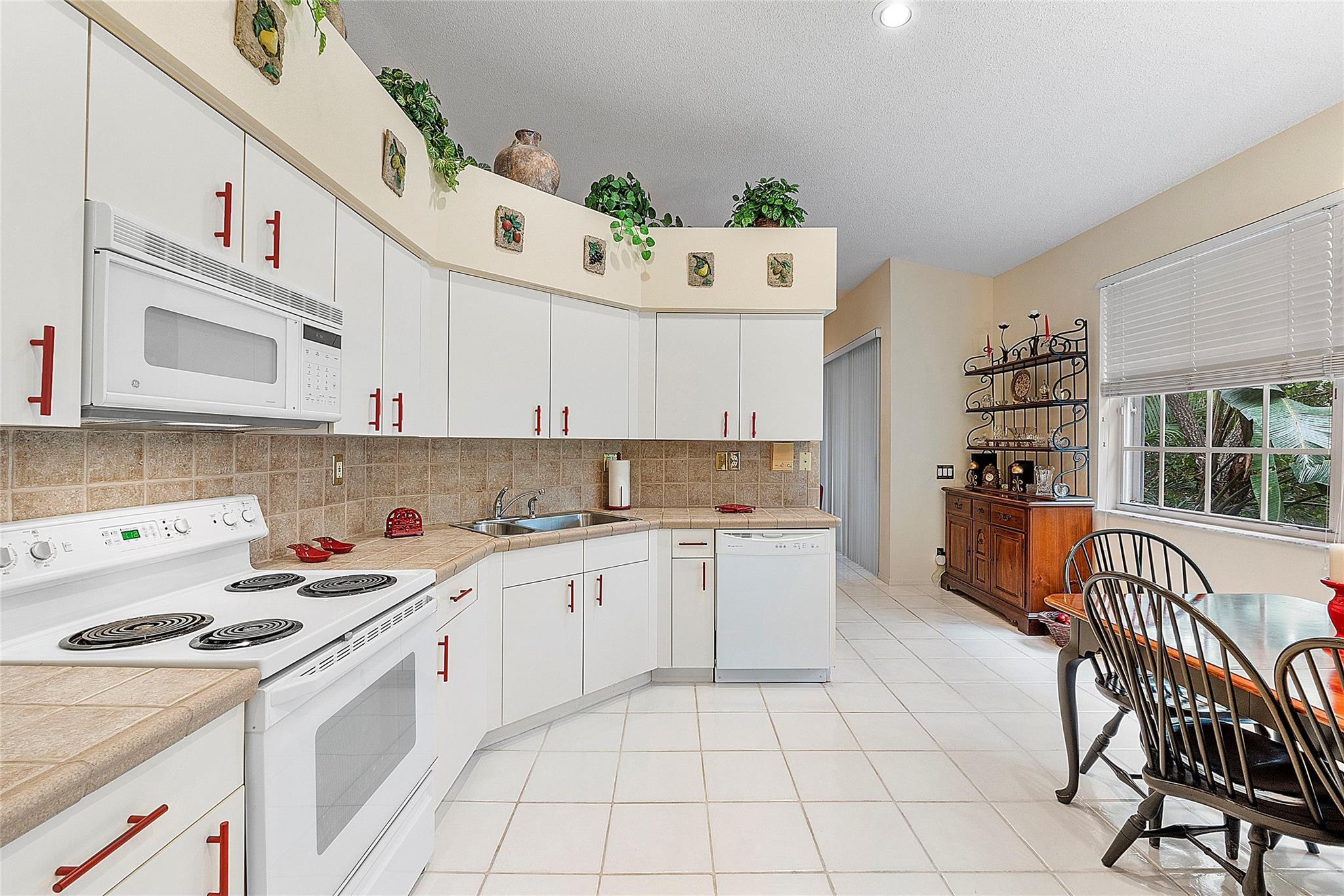 12446 NW 10th Ct Unit: 12446