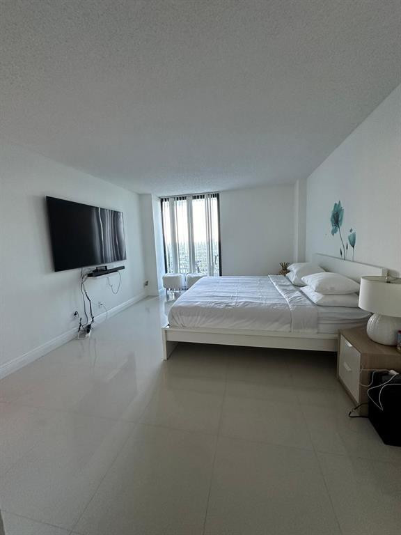 3300 NE 192nd St 1410