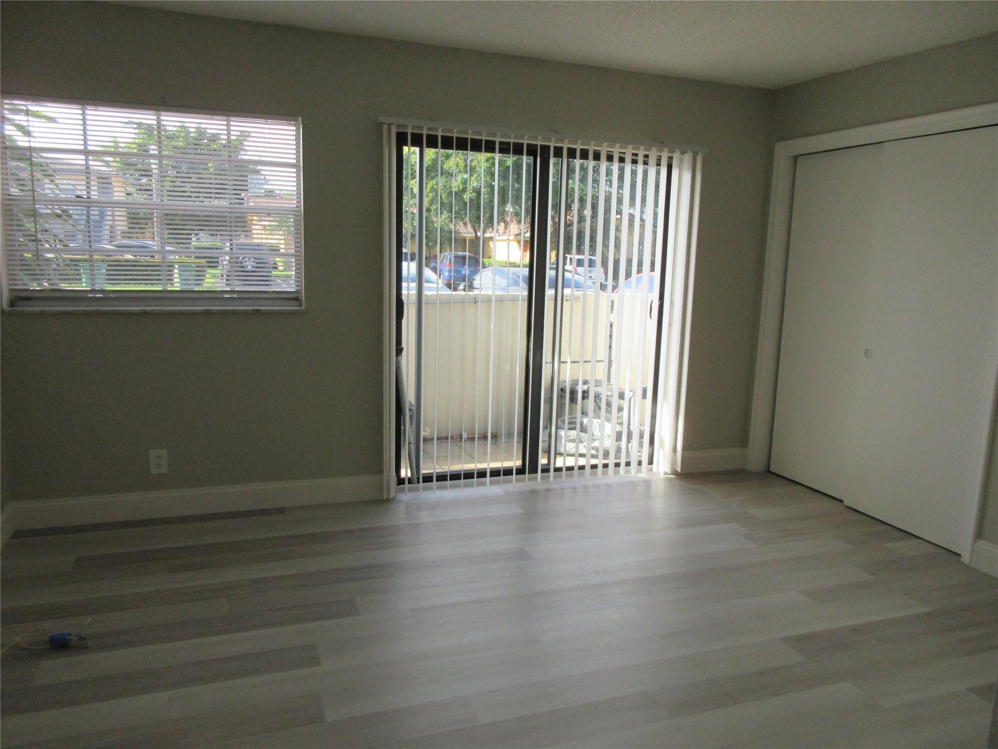 8601 NW 35th St 6