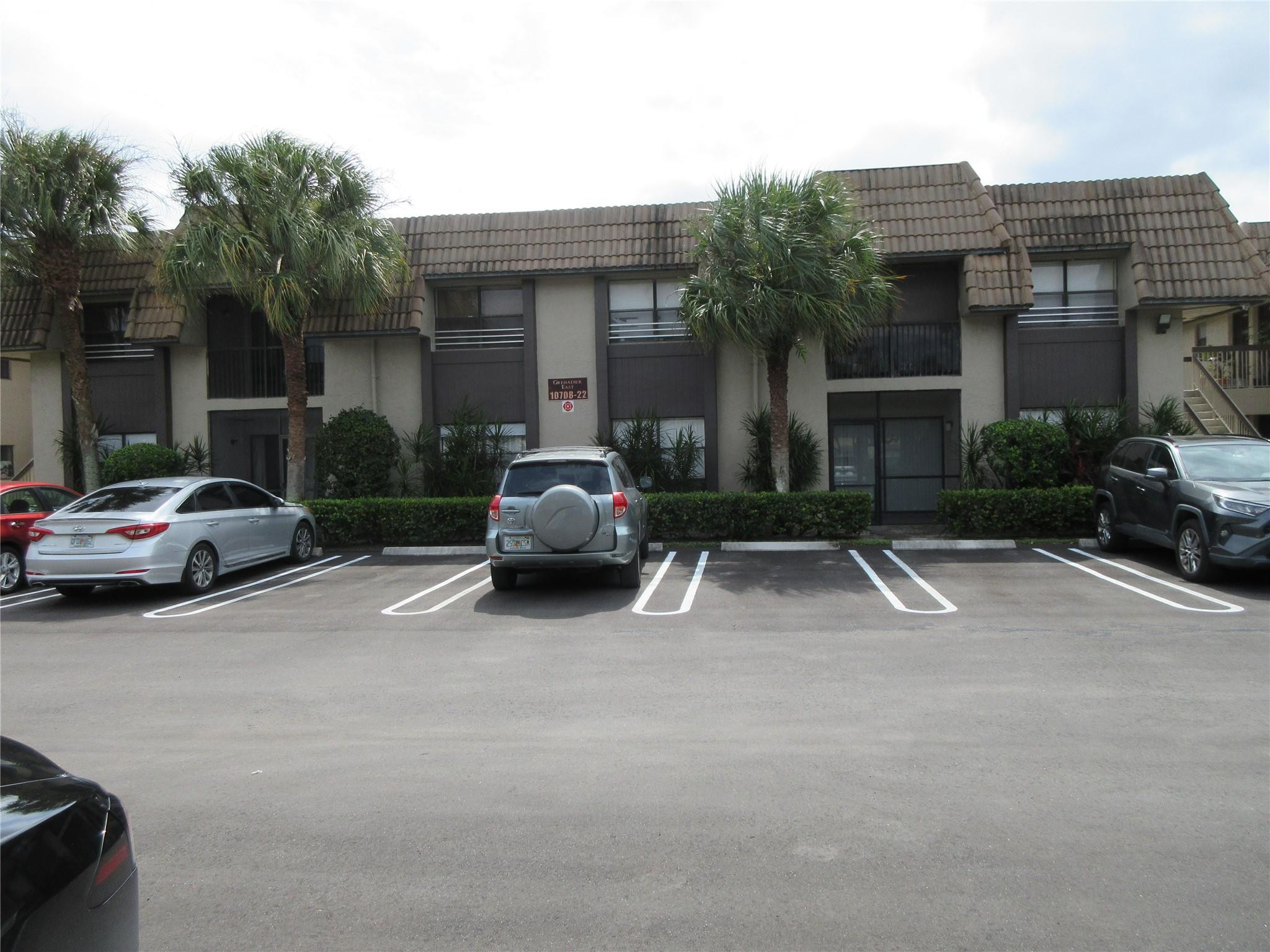 10710 Royal Palm Blvd 10710