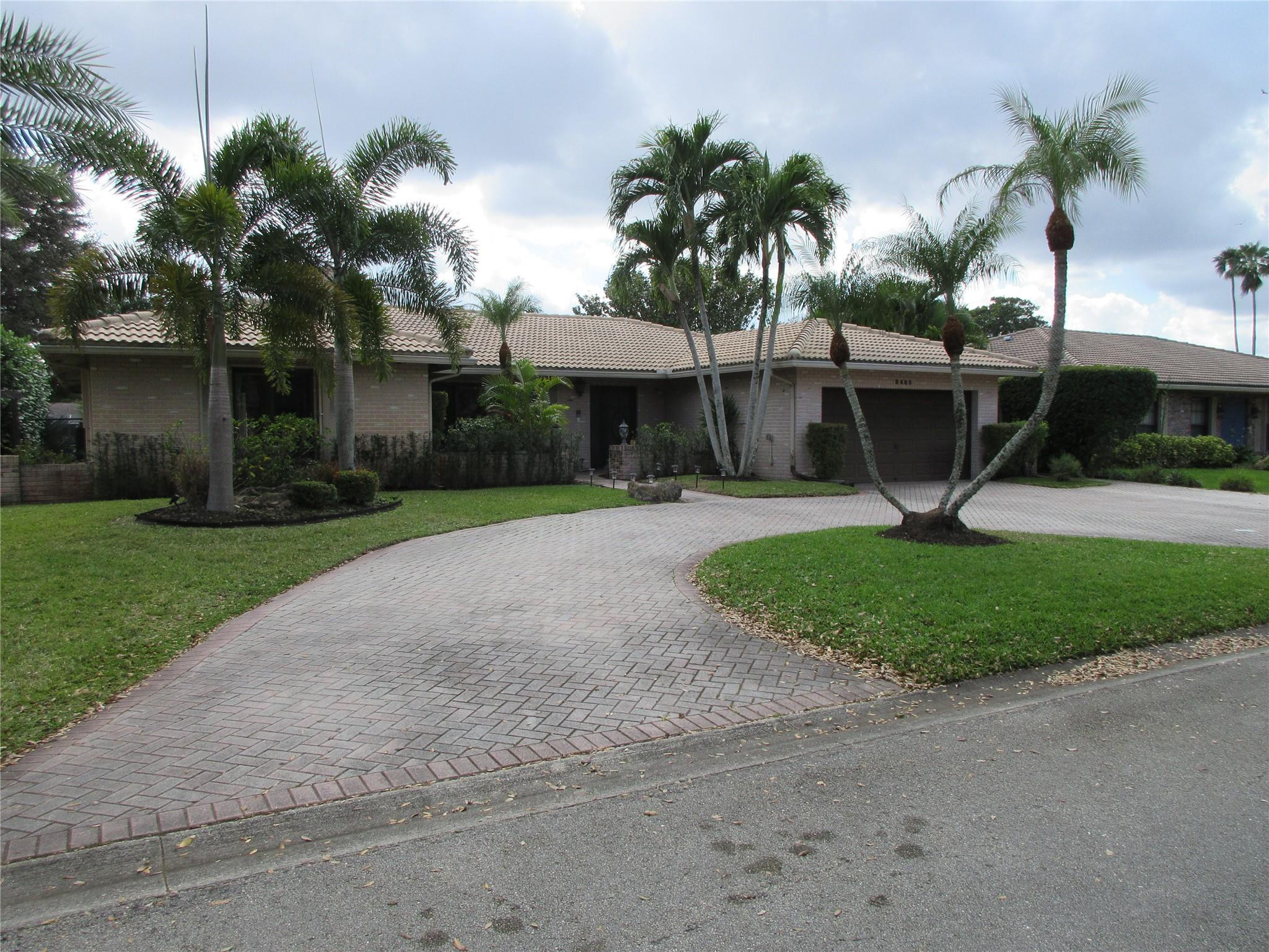 8480 NW 2nd St