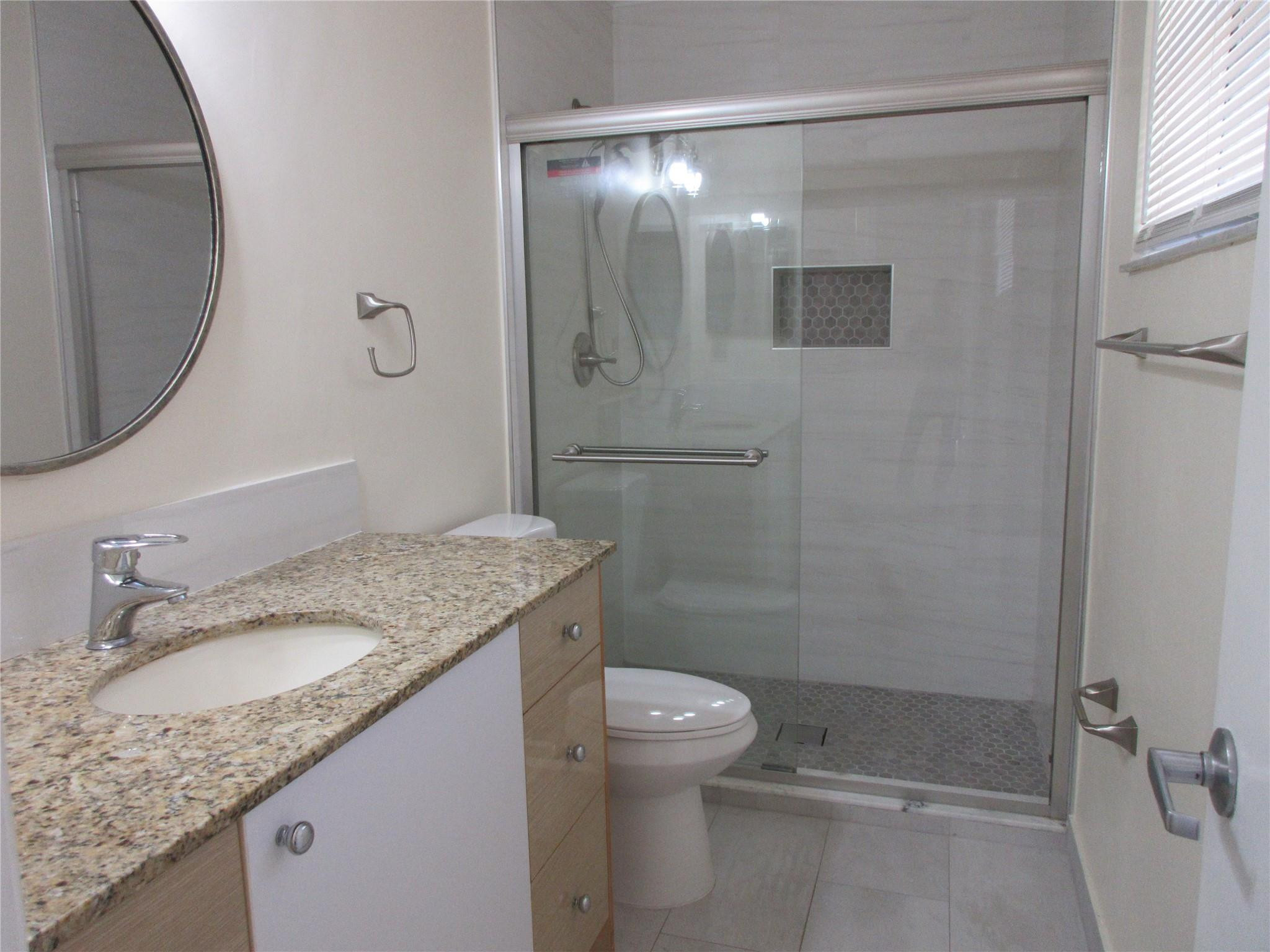 9180 NW 40th St 9180