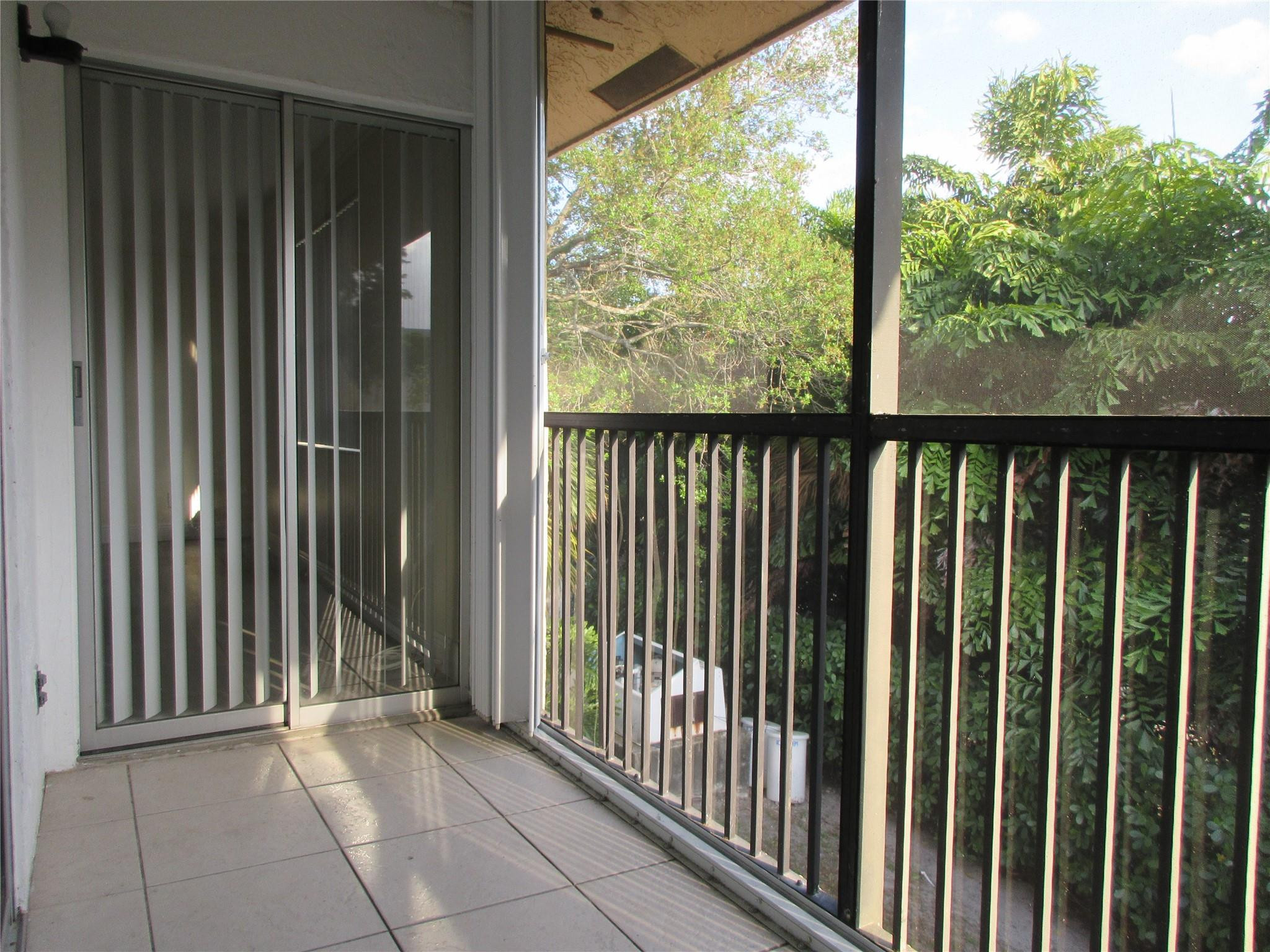 9180 NW 40th St 9180