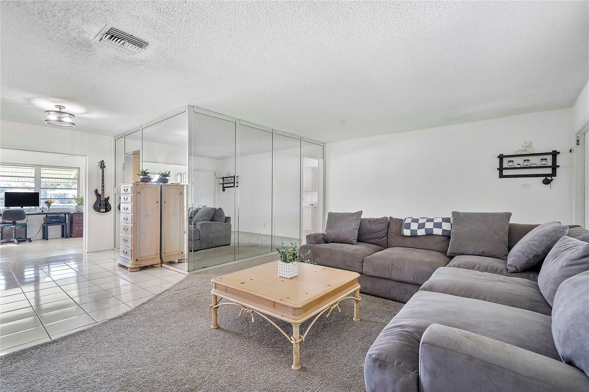 6806 NW 59th St