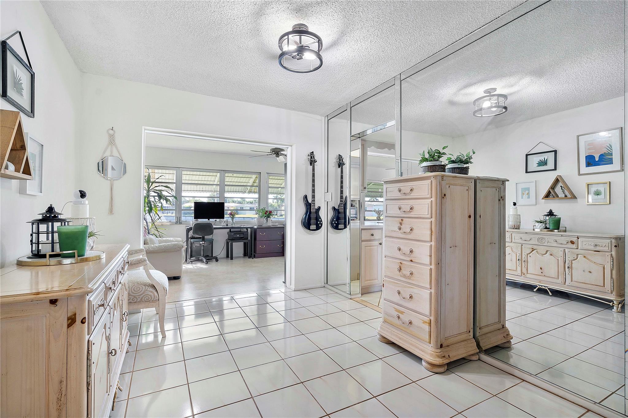 6806 NW 59th St