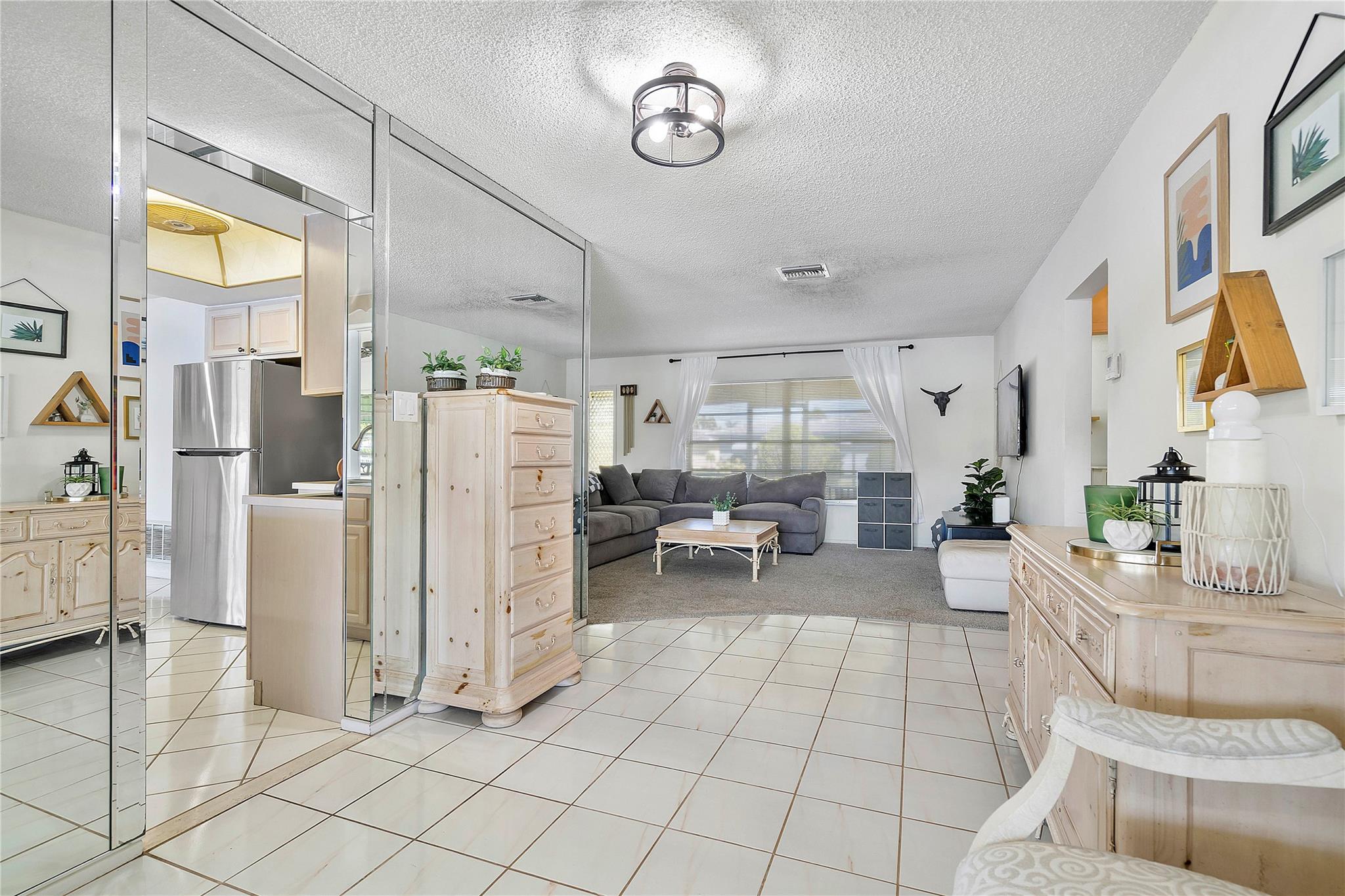 6806 NW 59th St