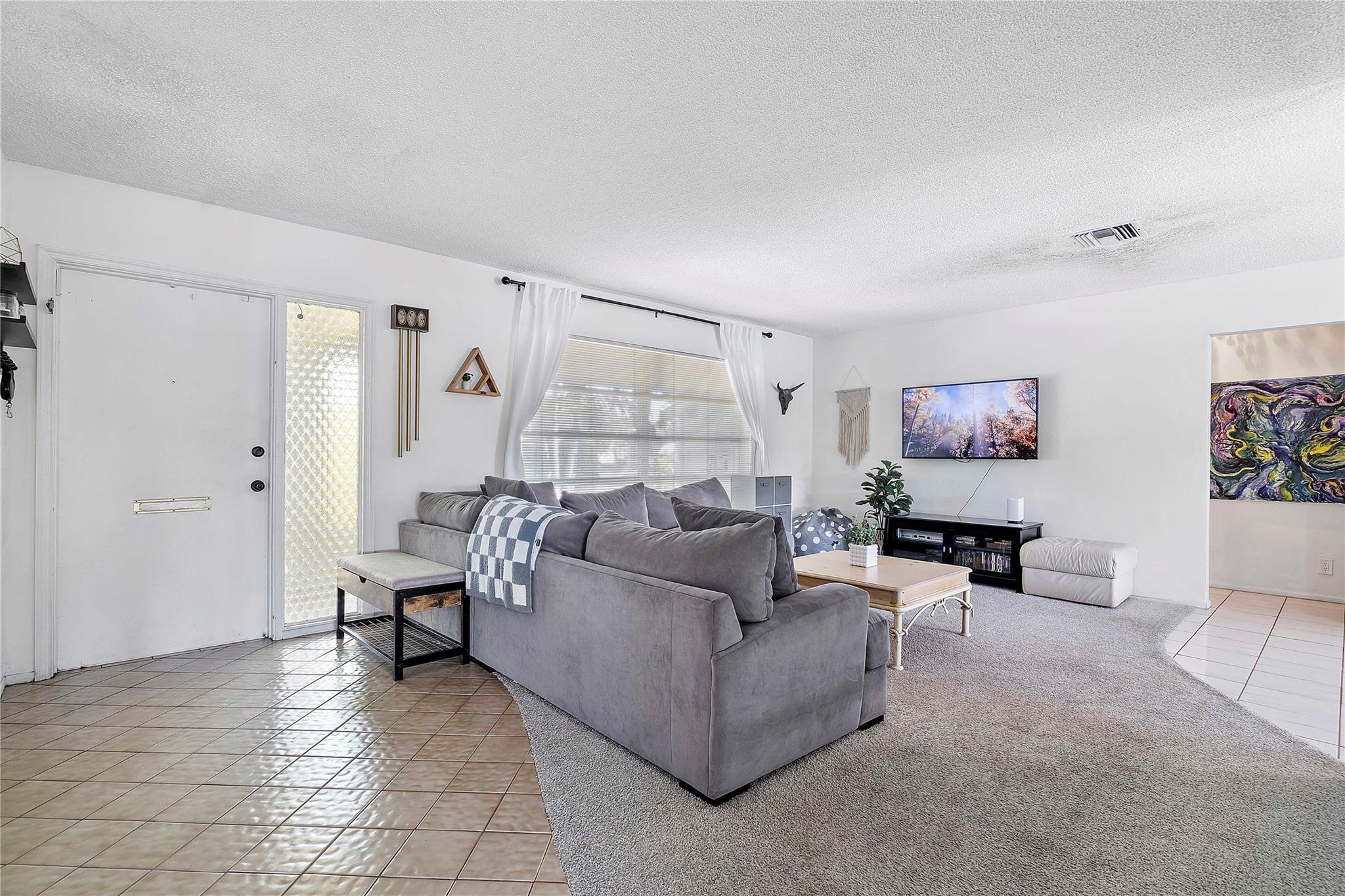 6806 NW 59th St