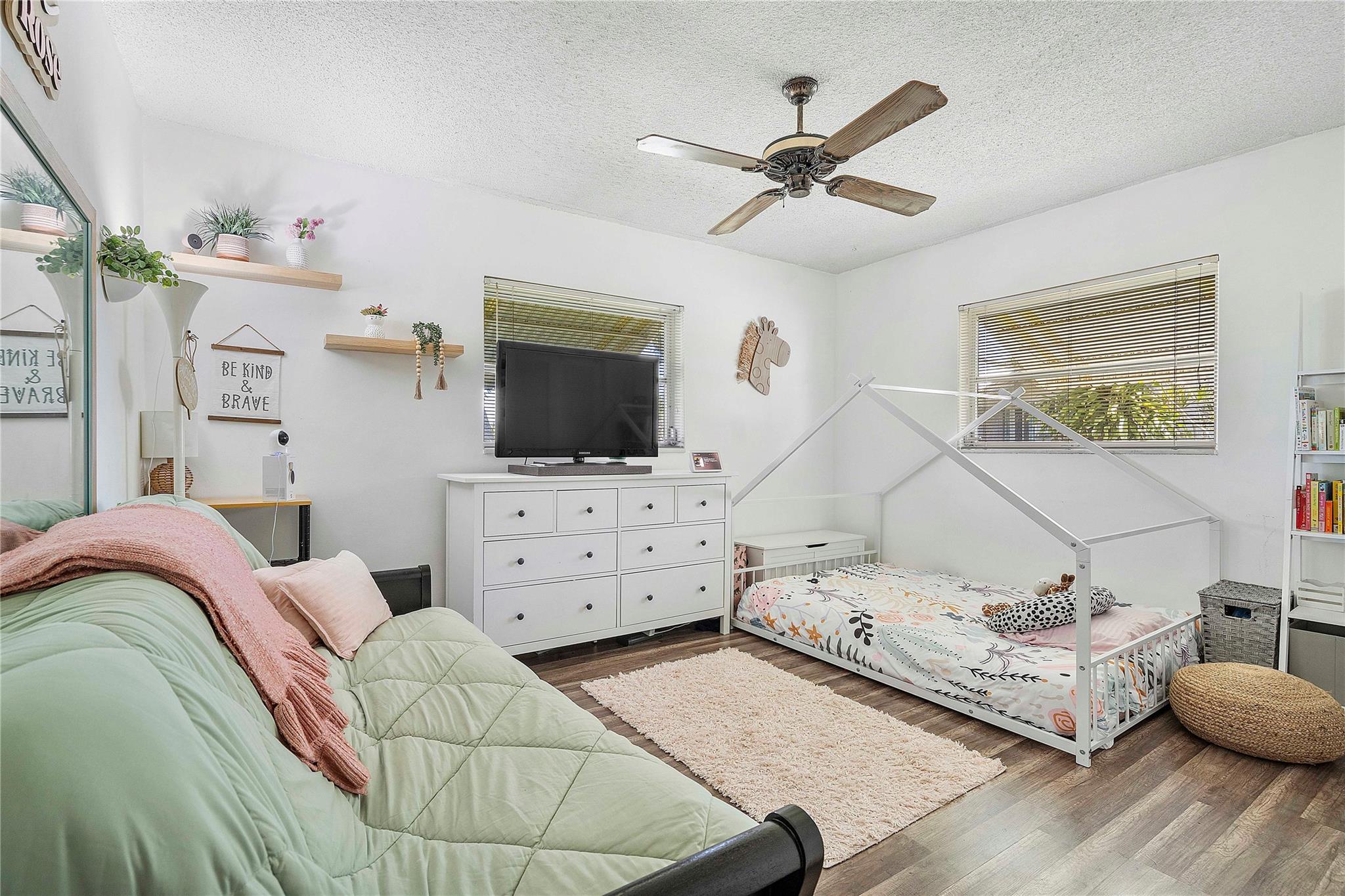 6806 NW 59th St