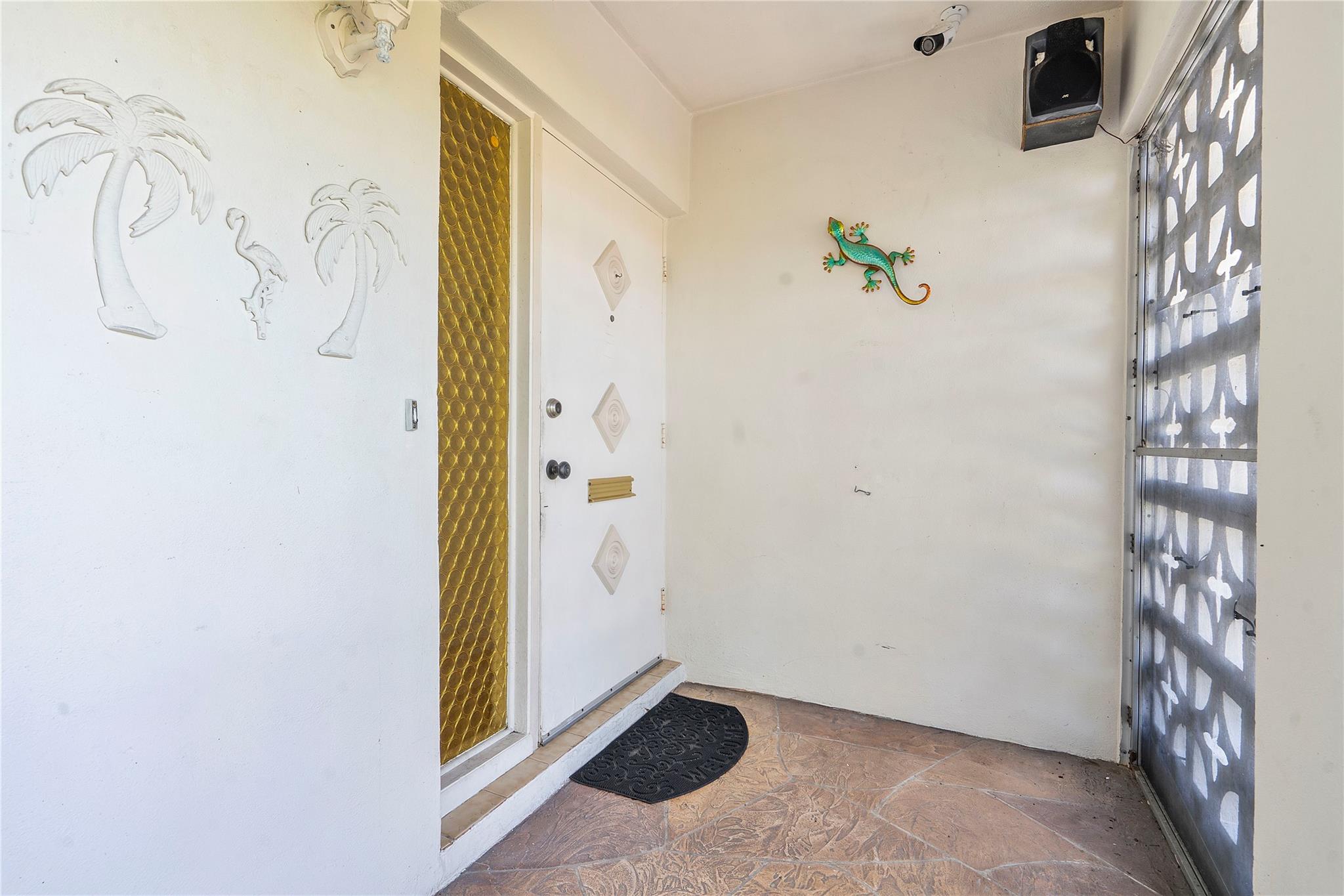 6806 NW 59th St