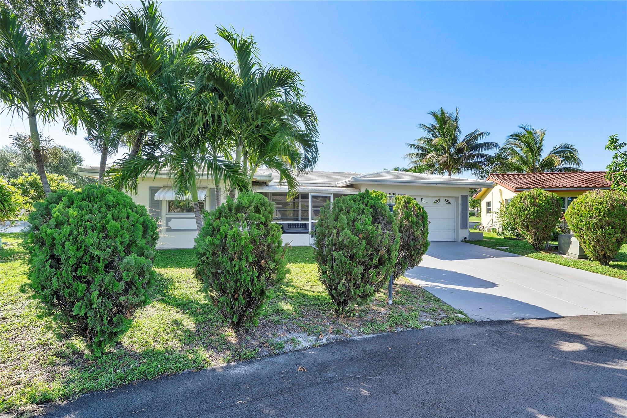 6806 NW 59th St