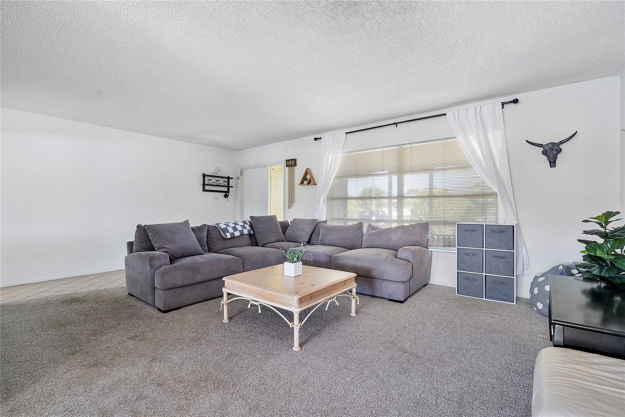 6806 NW 59th St