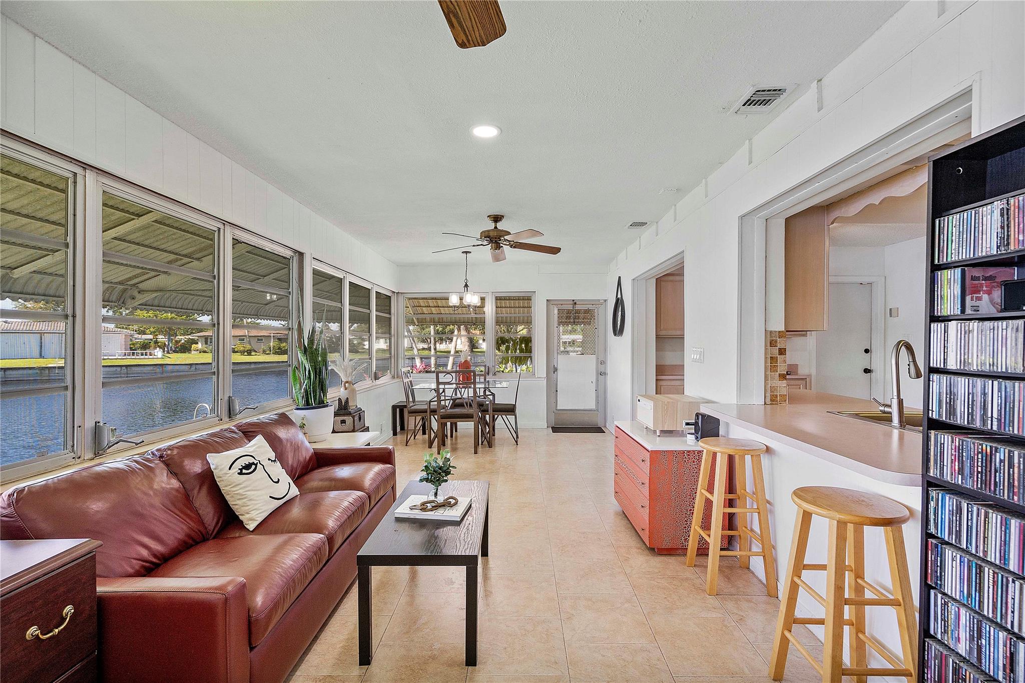 6806 NW 59th St