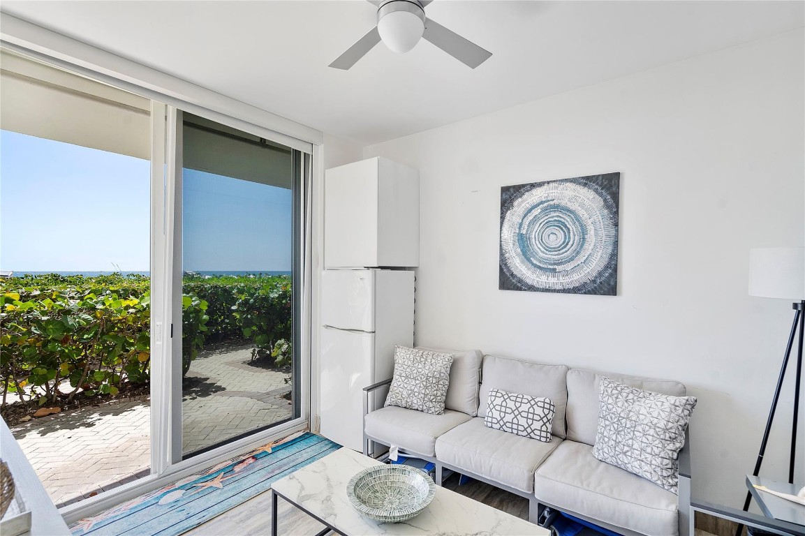 16001 Collins Ave 2001