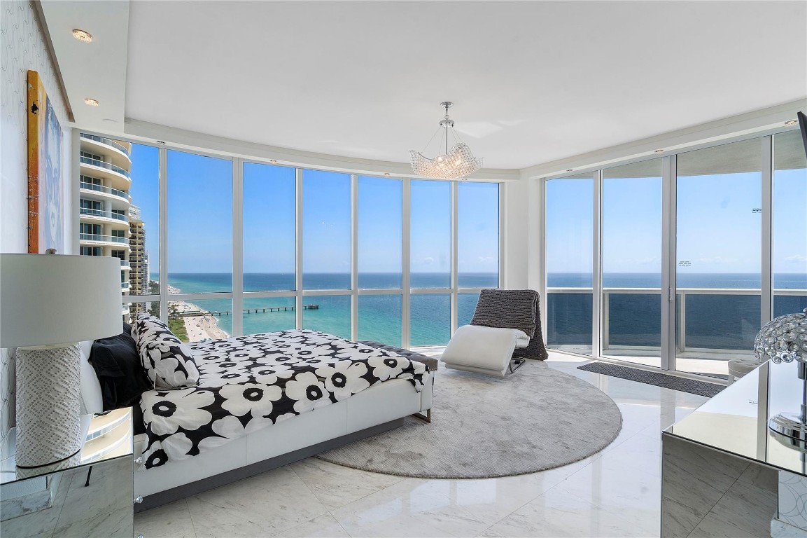 16001 Collins Ave 2001