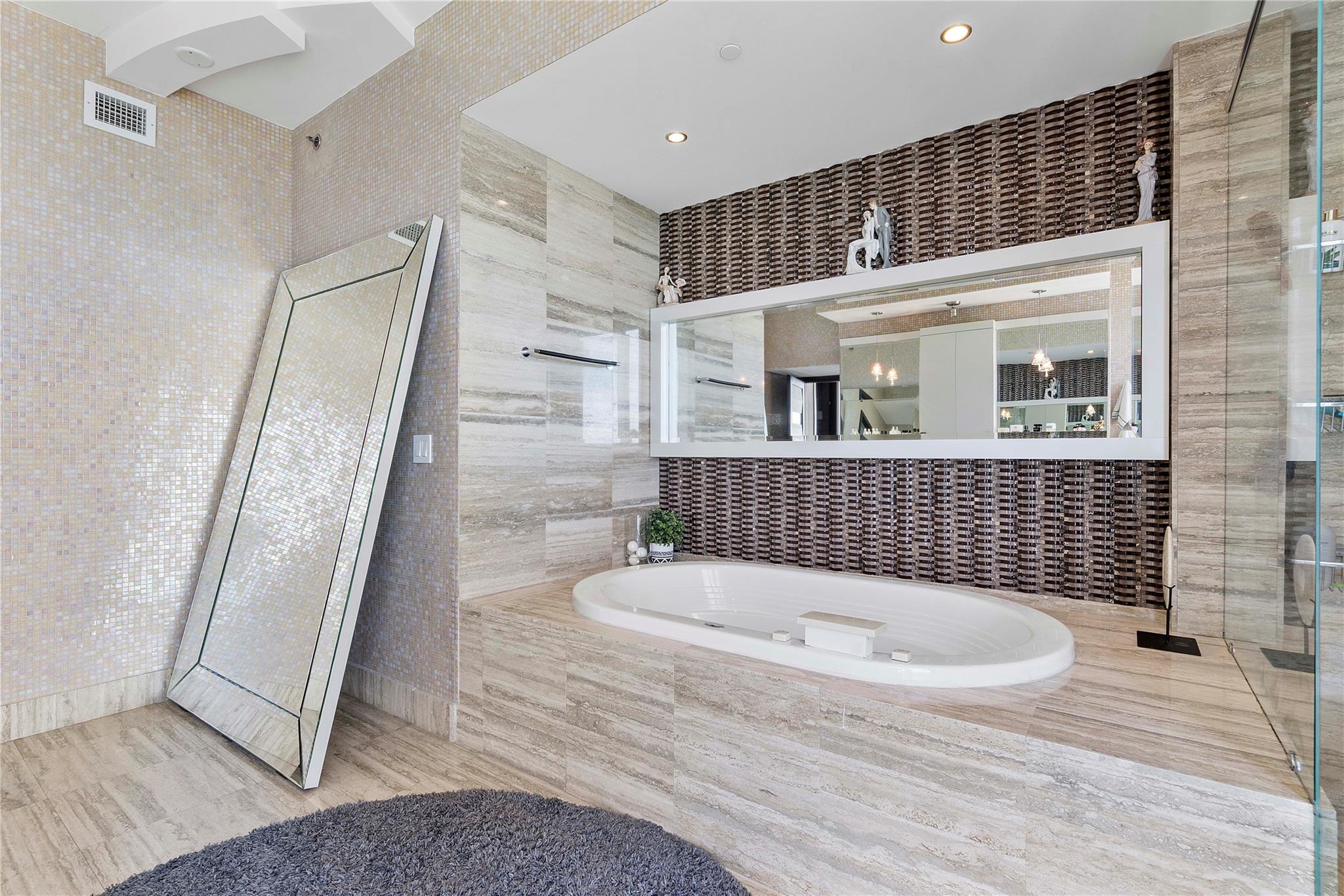 16001 Collins Ave 2001