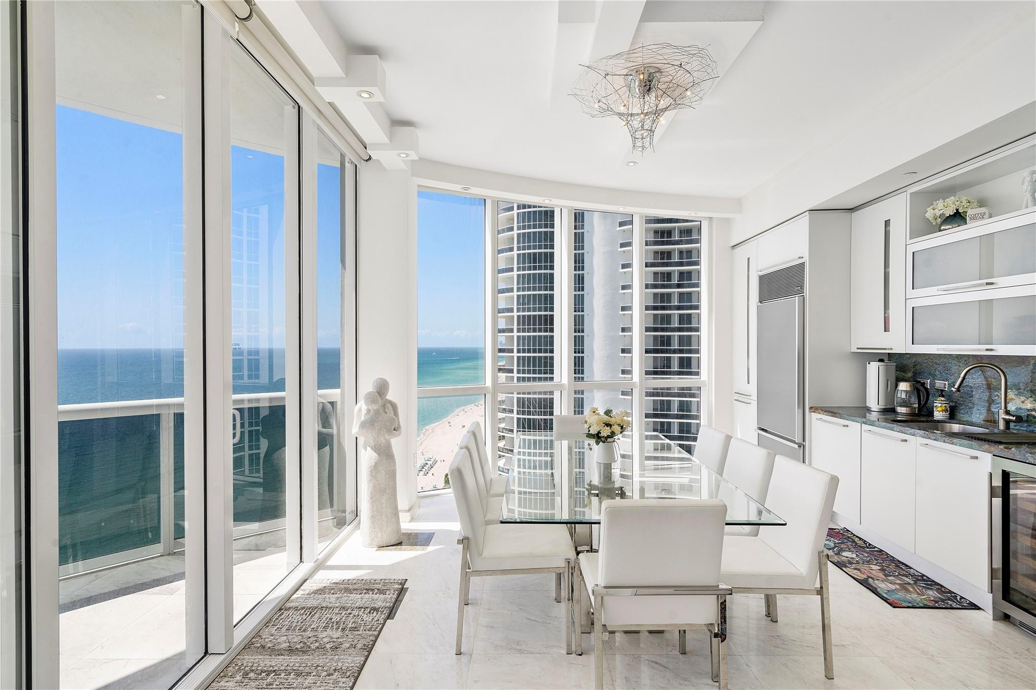 16001 Collins Ave 2001