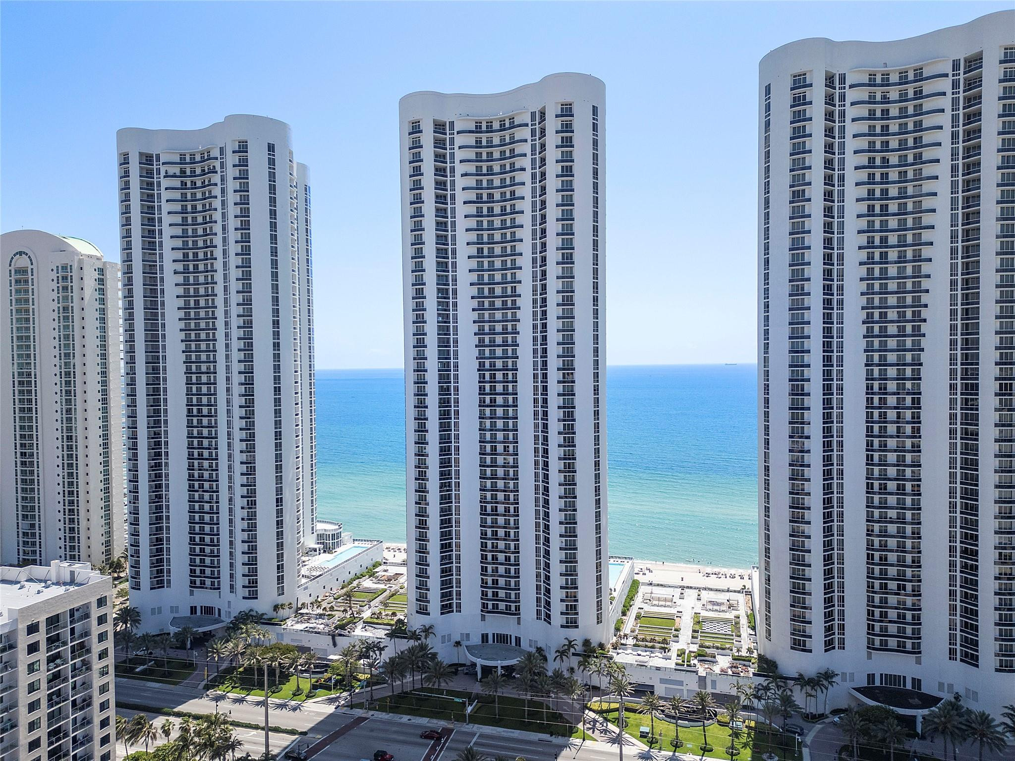 16001 Collins Ave 2001