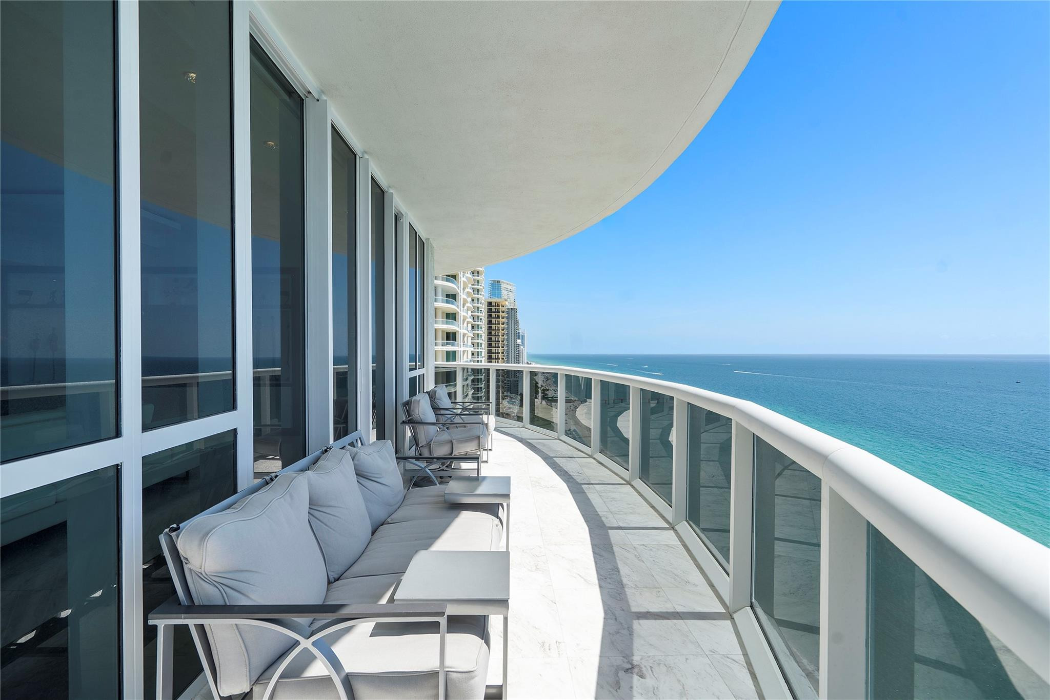 16001 Collins Ave 2001