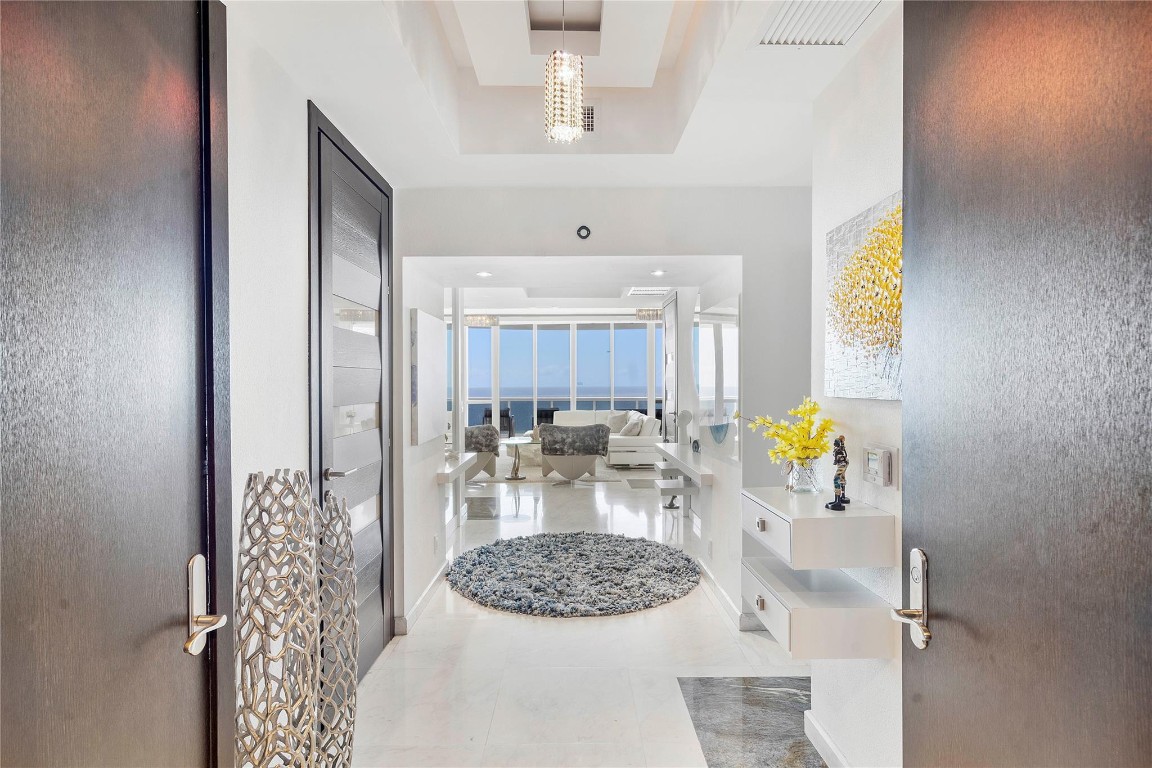 16001 Collins Ave 2001